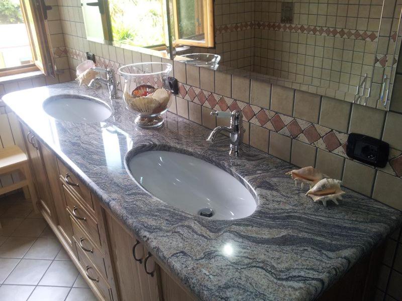 Quadruple Room with Private Bathroom - Photo 11
