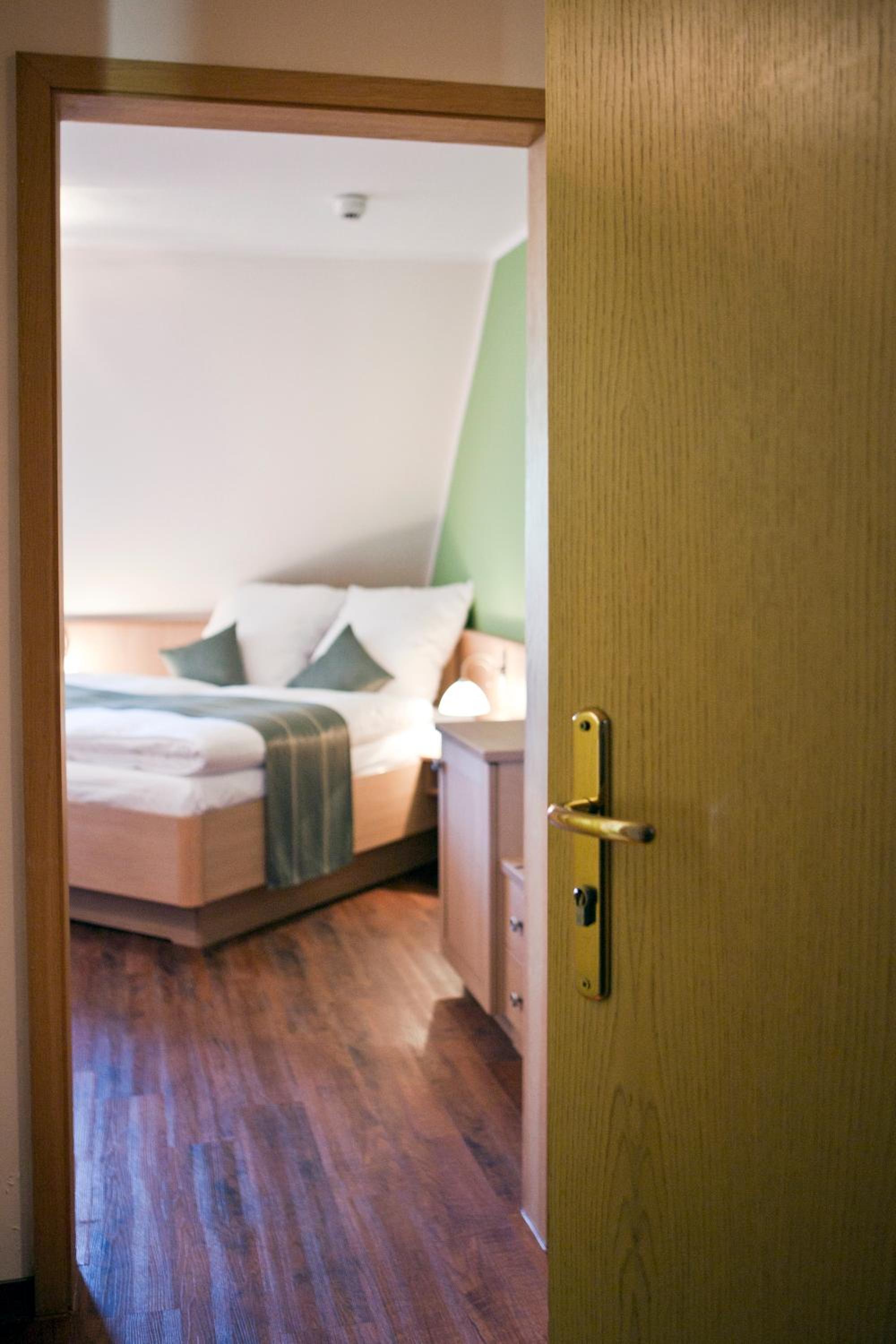 Double Room - Photo 6