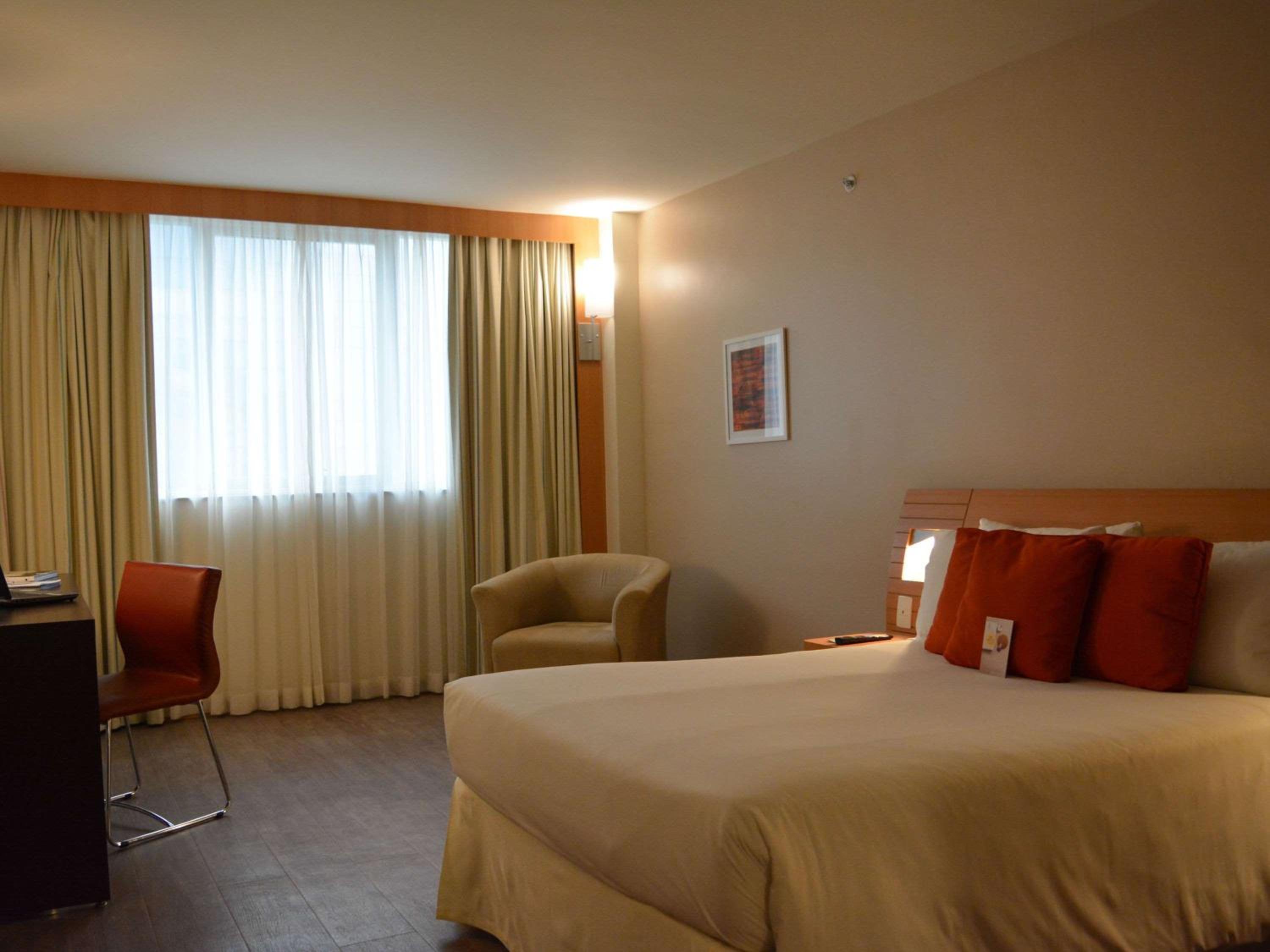 Superior Double Room with Partial Sea View