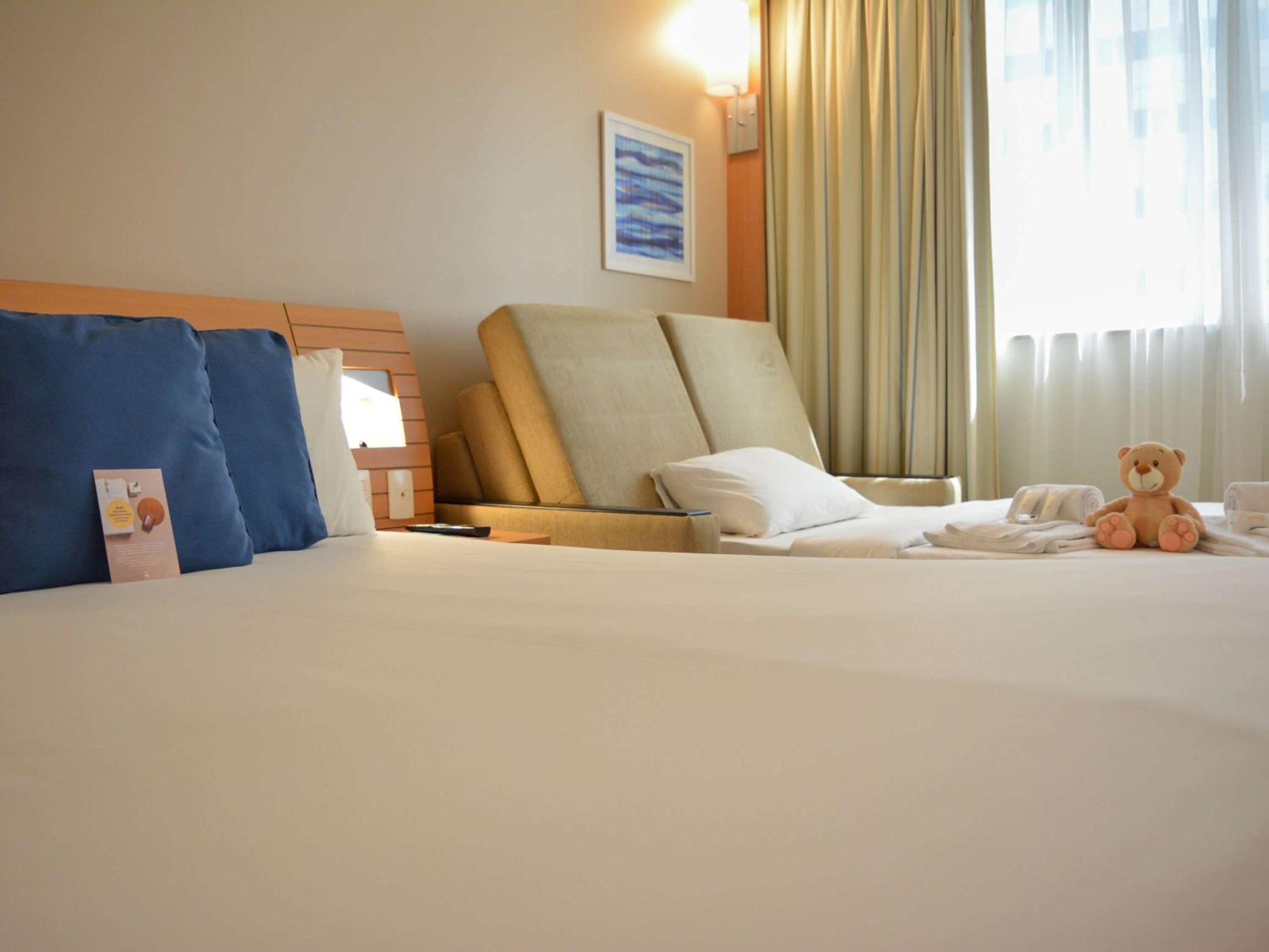 Superior Apartment with Queen Bed and Sofa Bed - Side Sea View