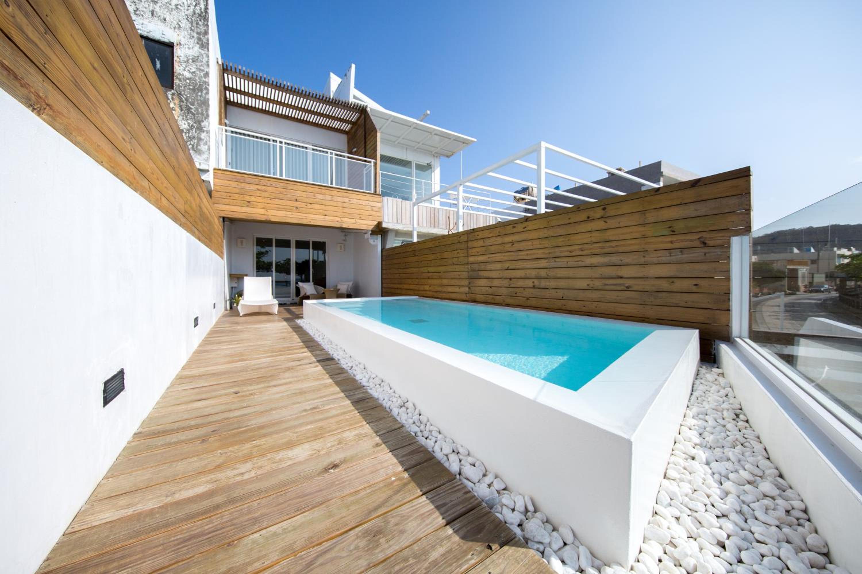 King Room with Pool View photo 1