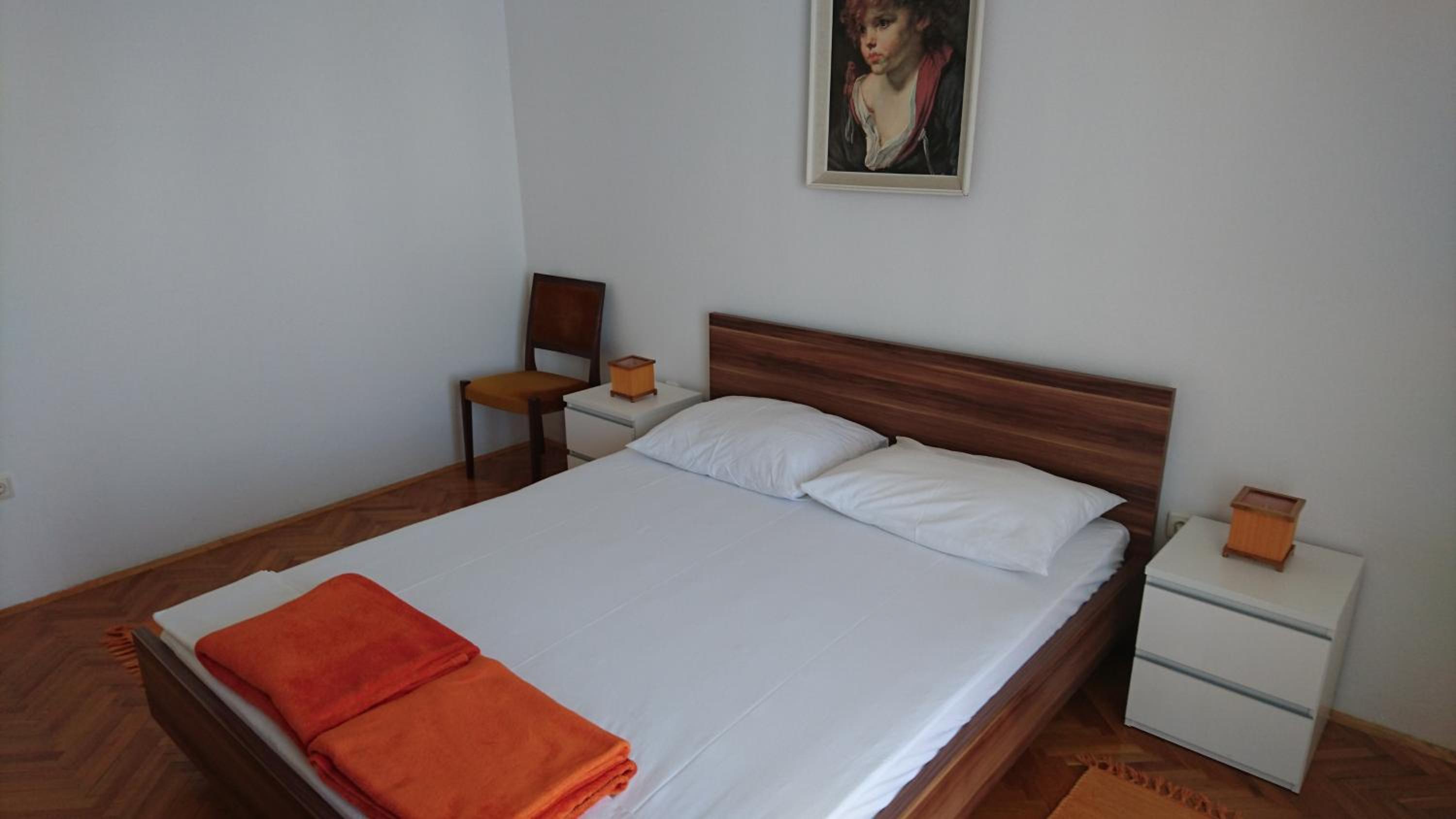 Four-Bedroom Apartment with Sea View - Photo 2