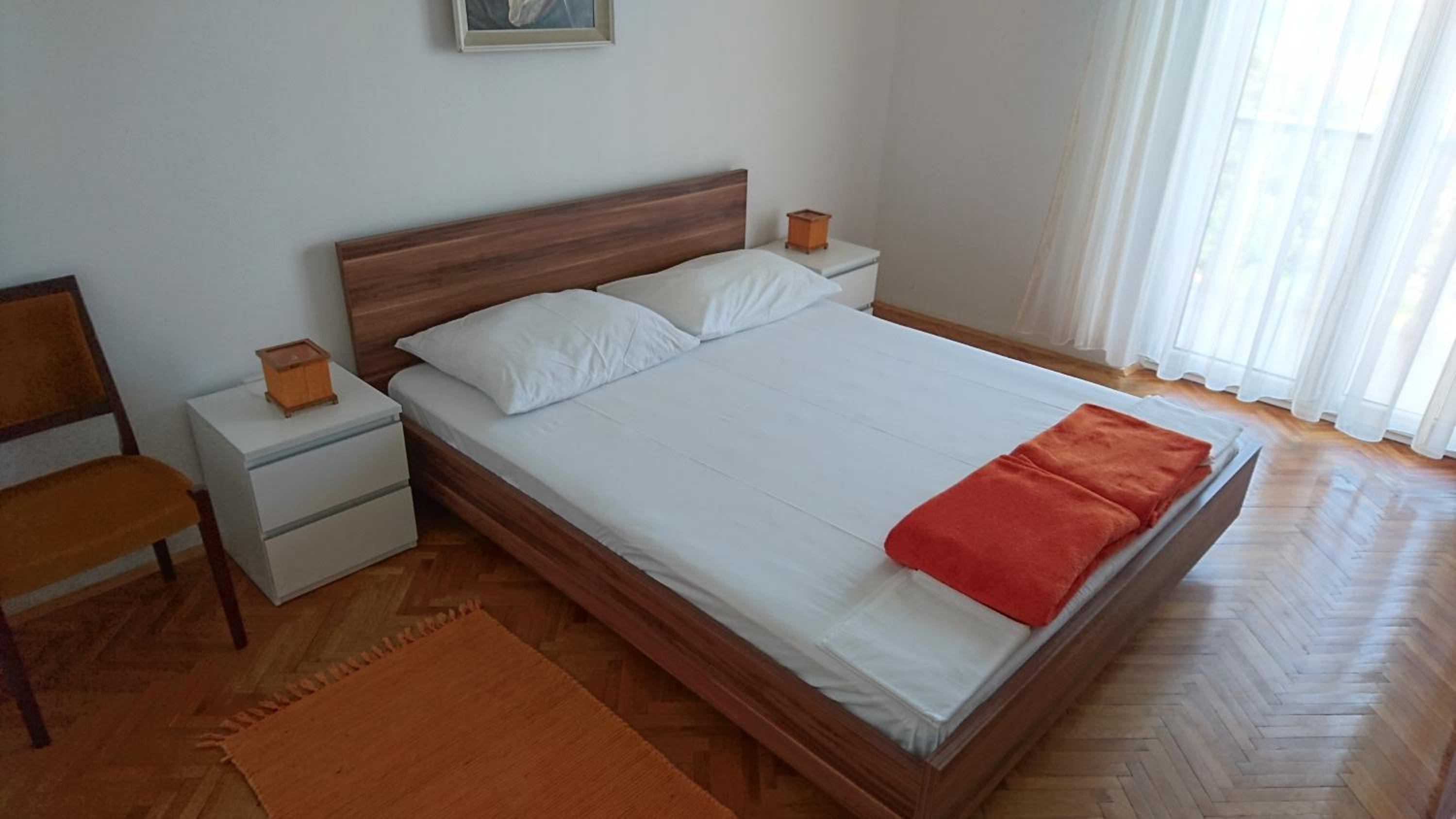 Four-Bedroom Apartment with Sea View - Photo 10