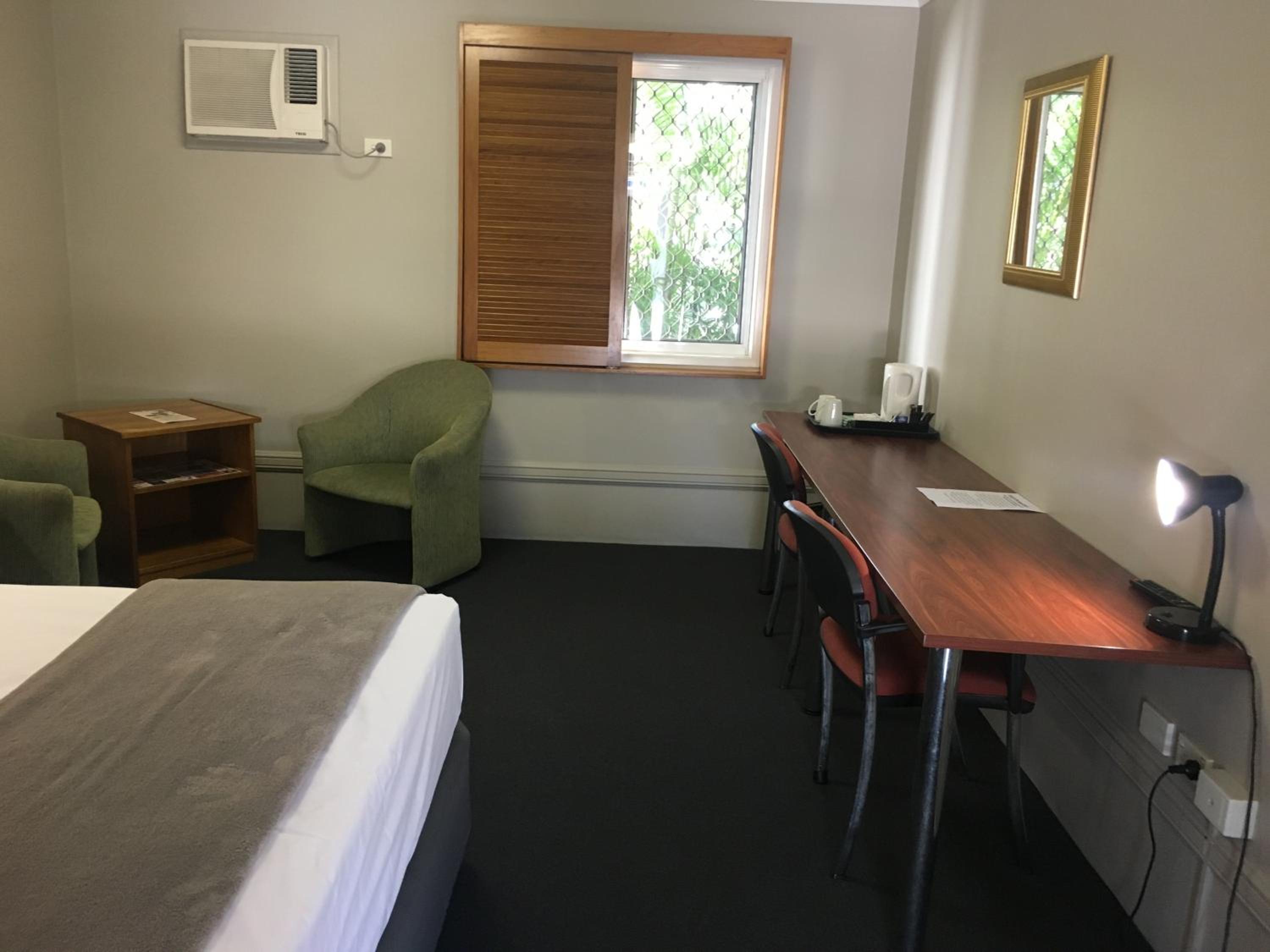 Standard Queen Room photo 3