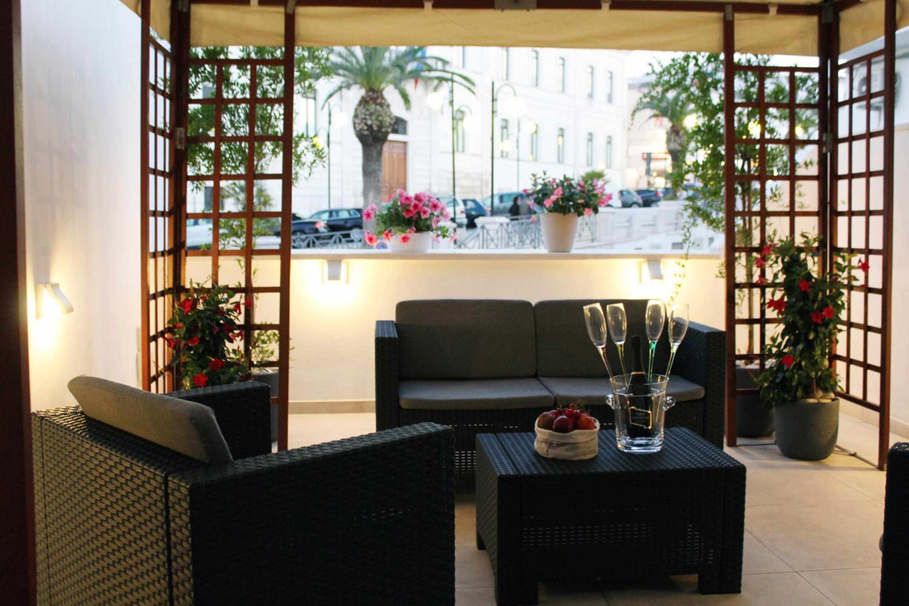 Double Room with Terrace - Photo 3