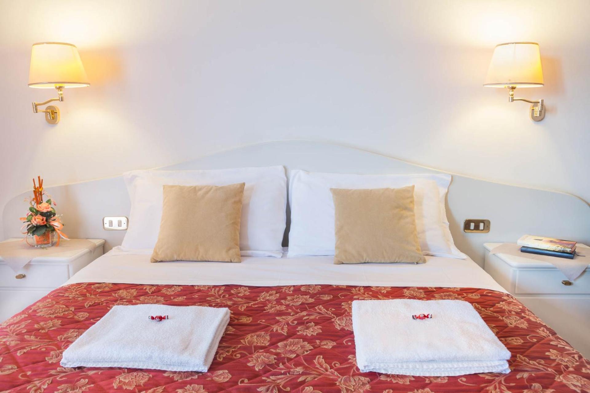 Double Room - Photo 1