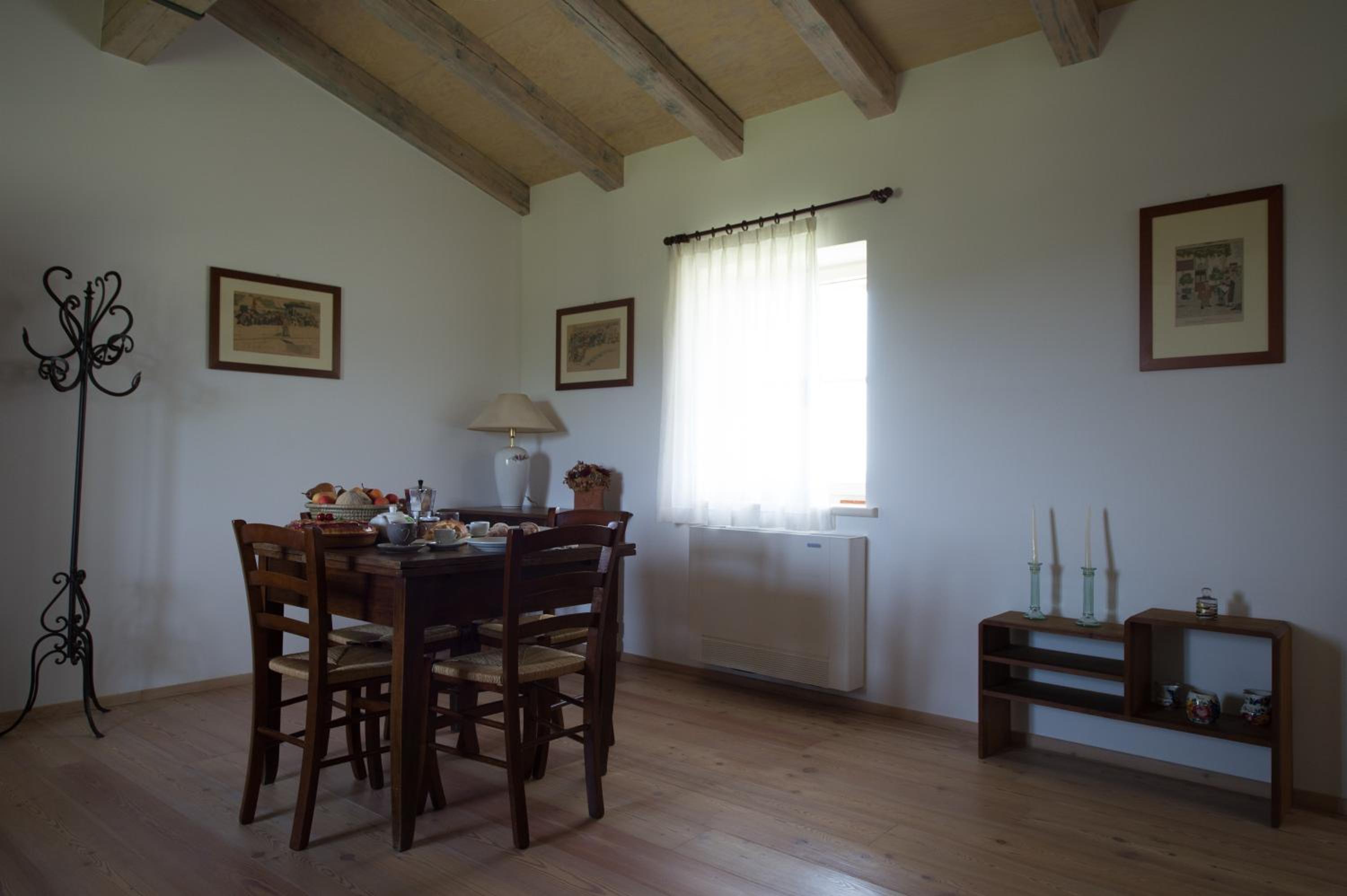 Superior One-Bedroom Apartment - Separate Building photo 3