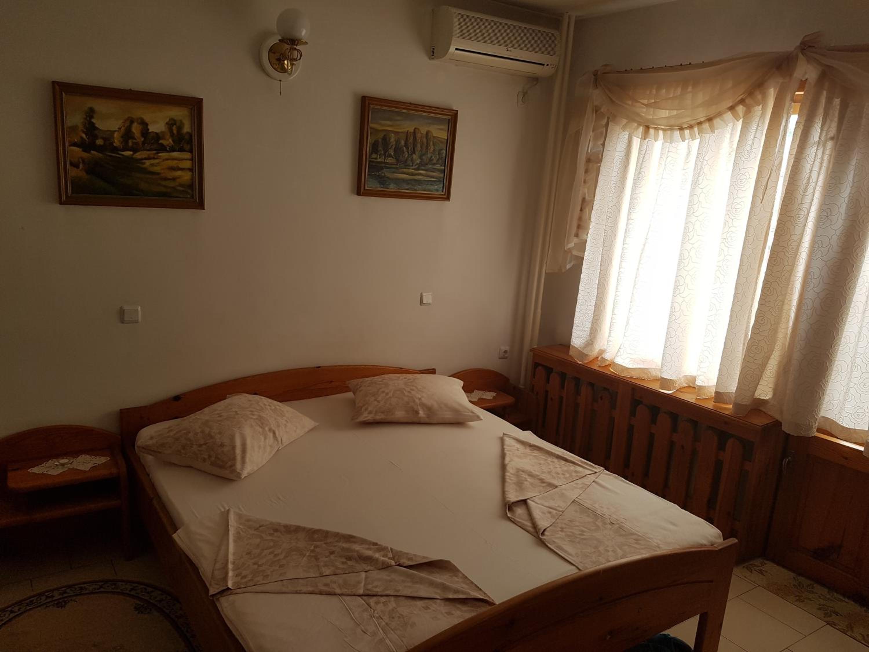 Double Room with Balcony - Photo 4