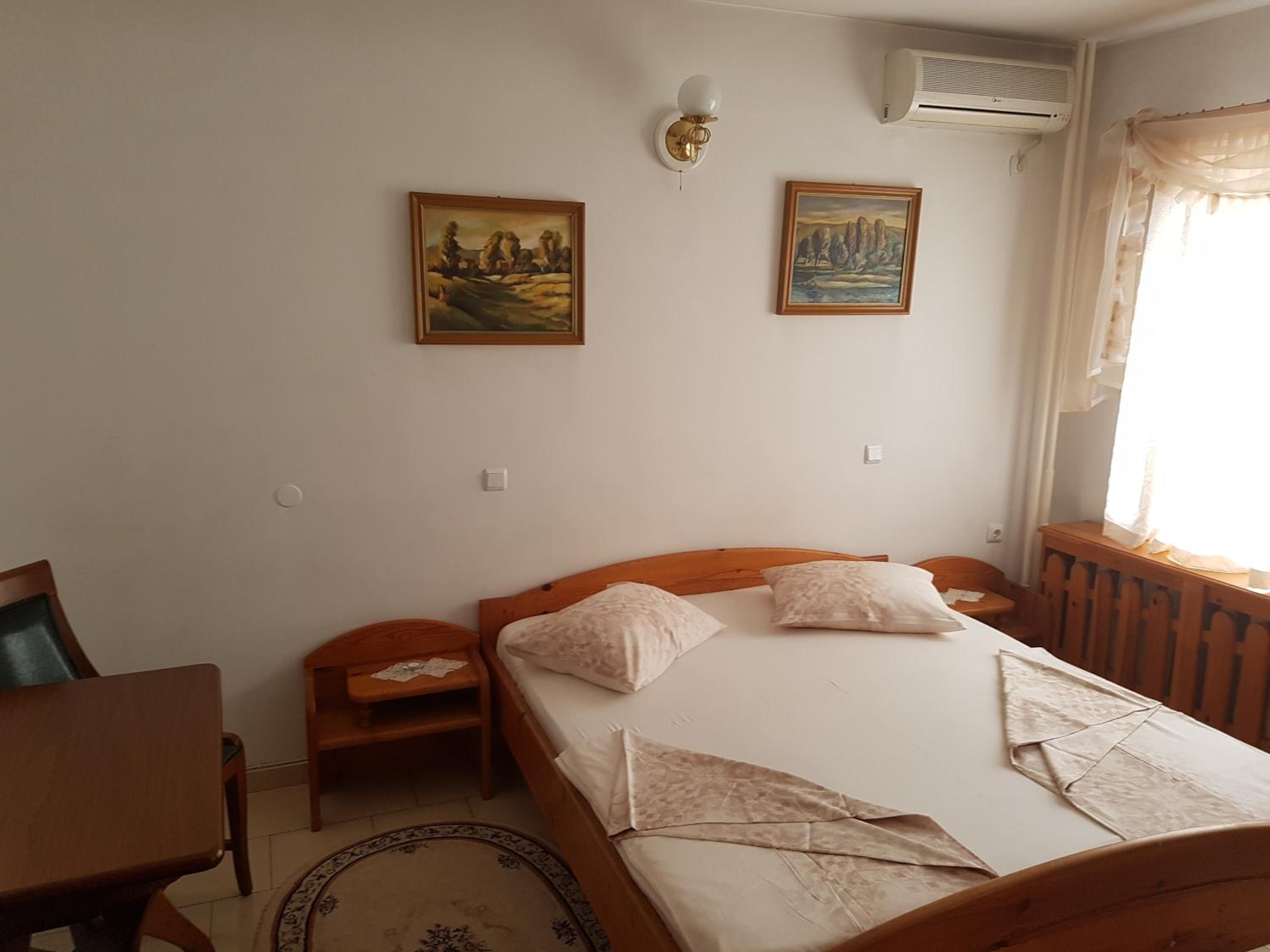 Double Room with Balcony - Photo 2