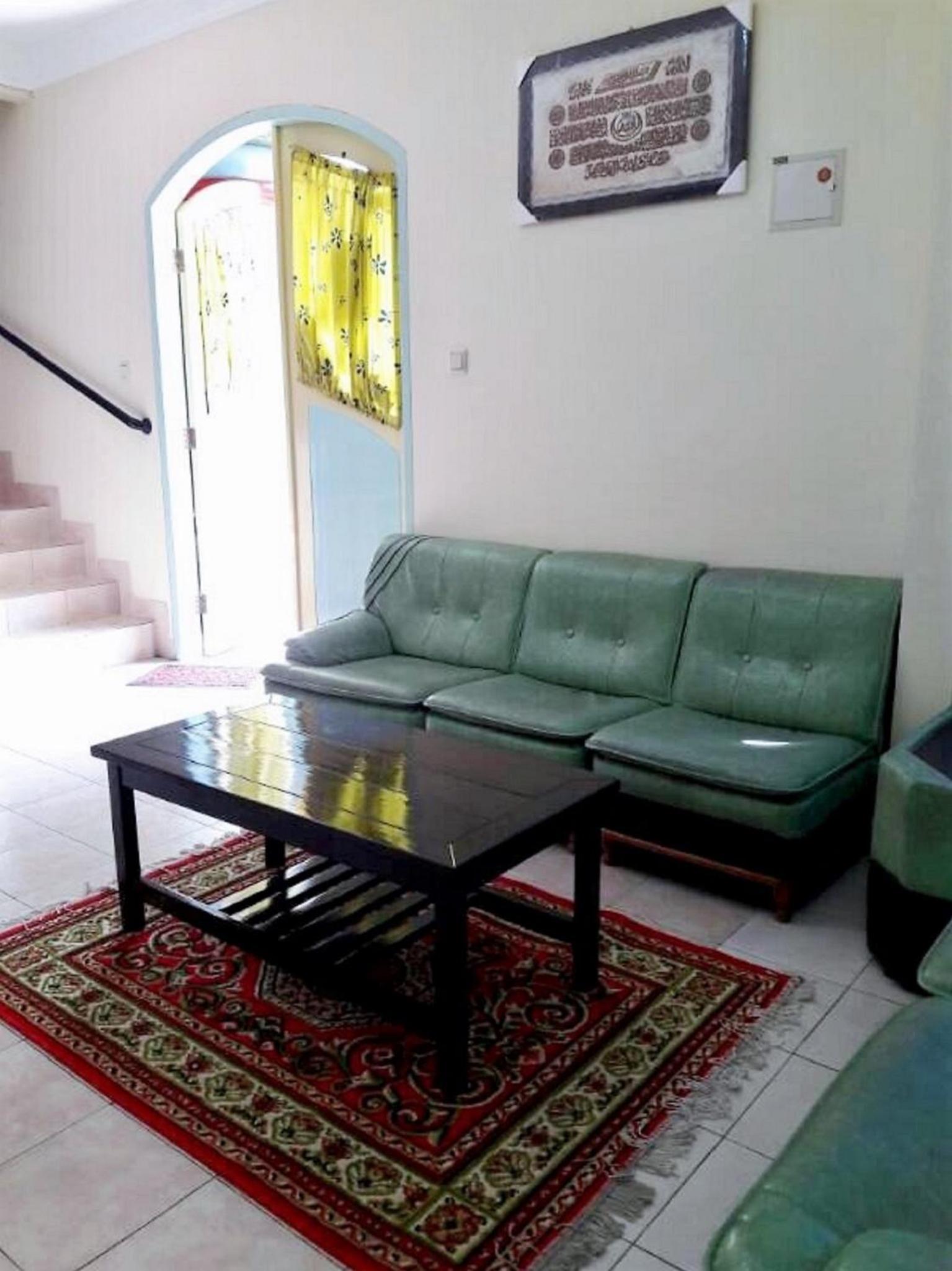 Villa - Photo 1