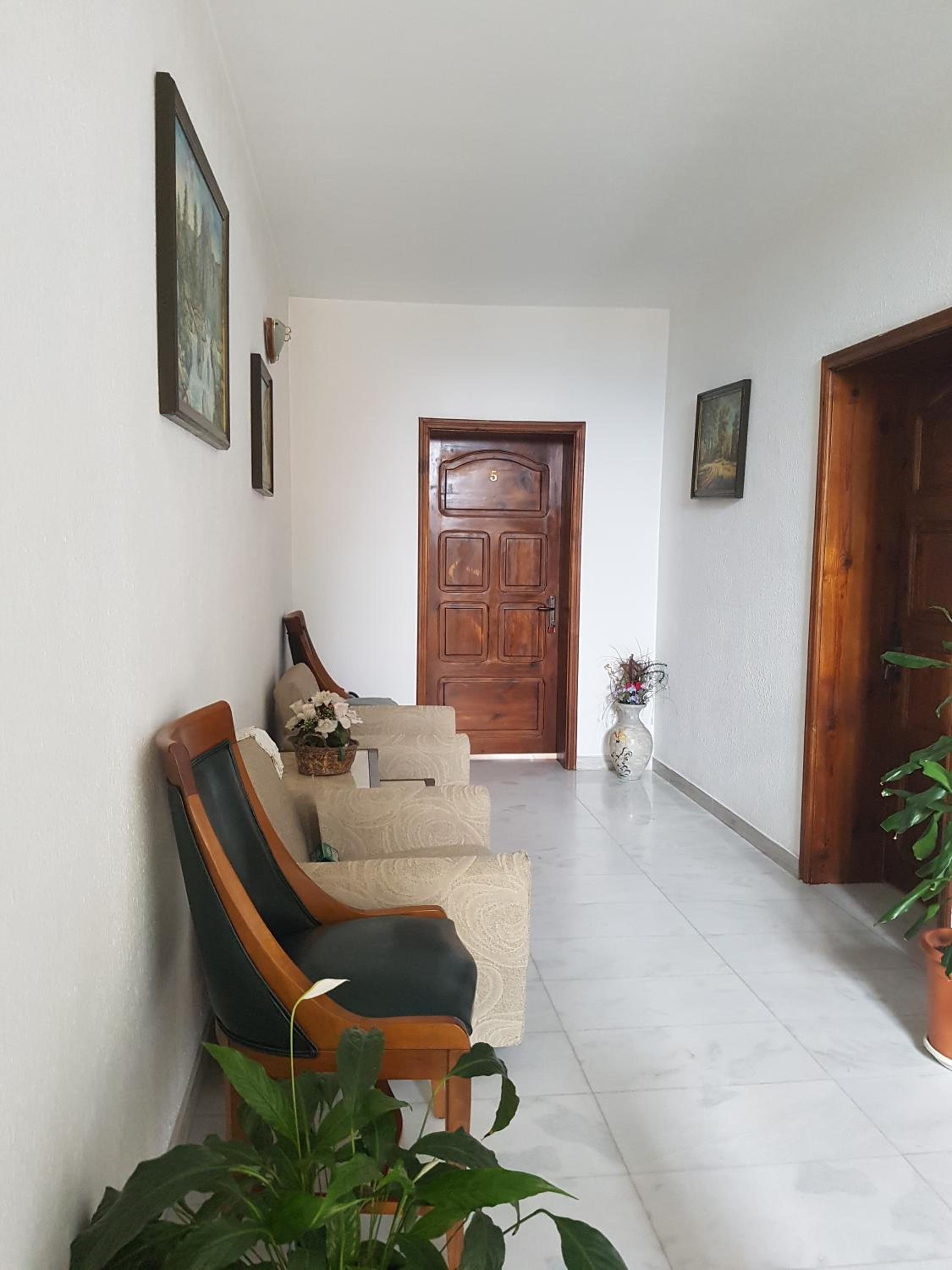 Double Room with Balcony - Photo 7
