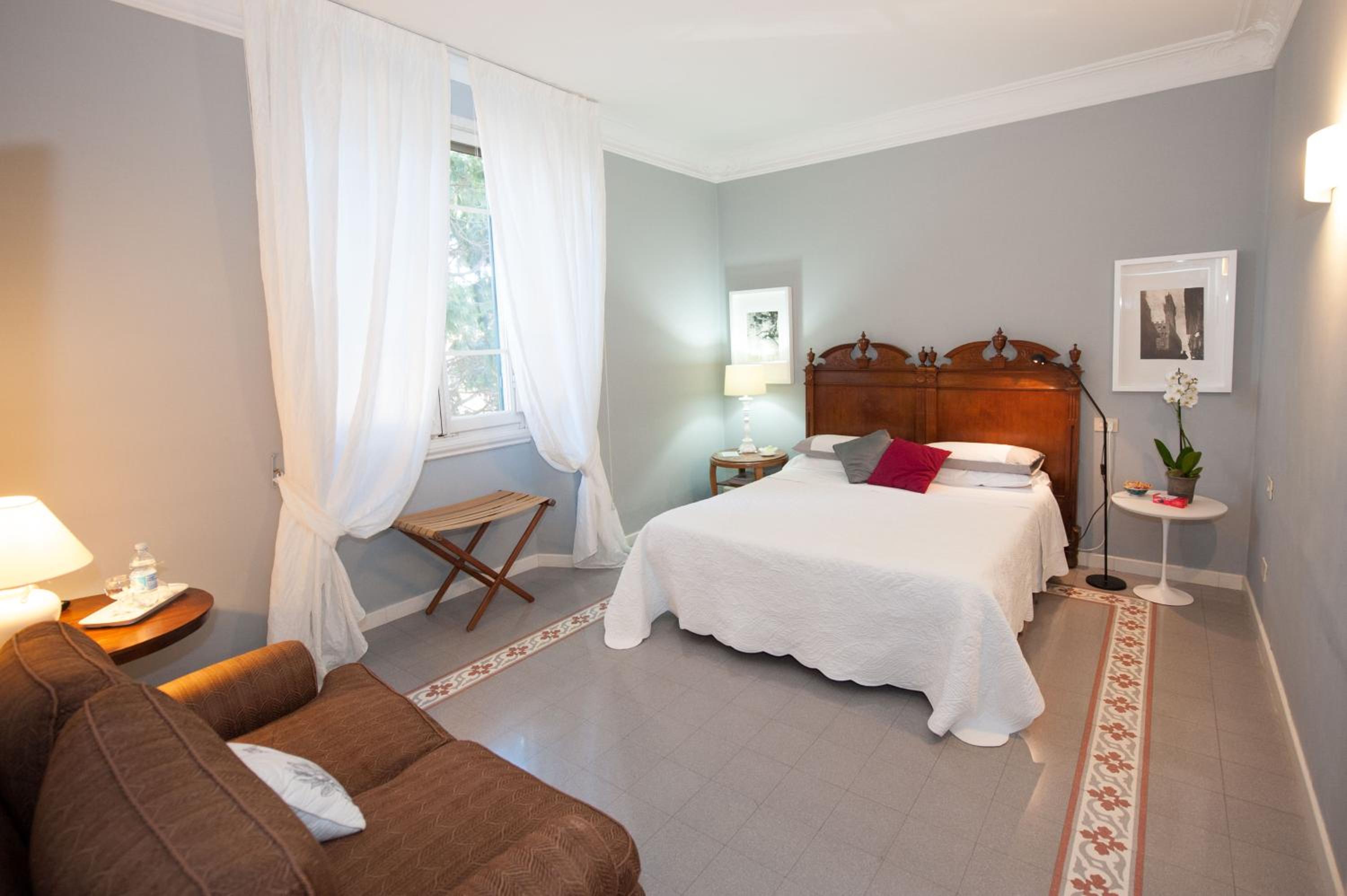 Double Room with Private Bathroom photo 1