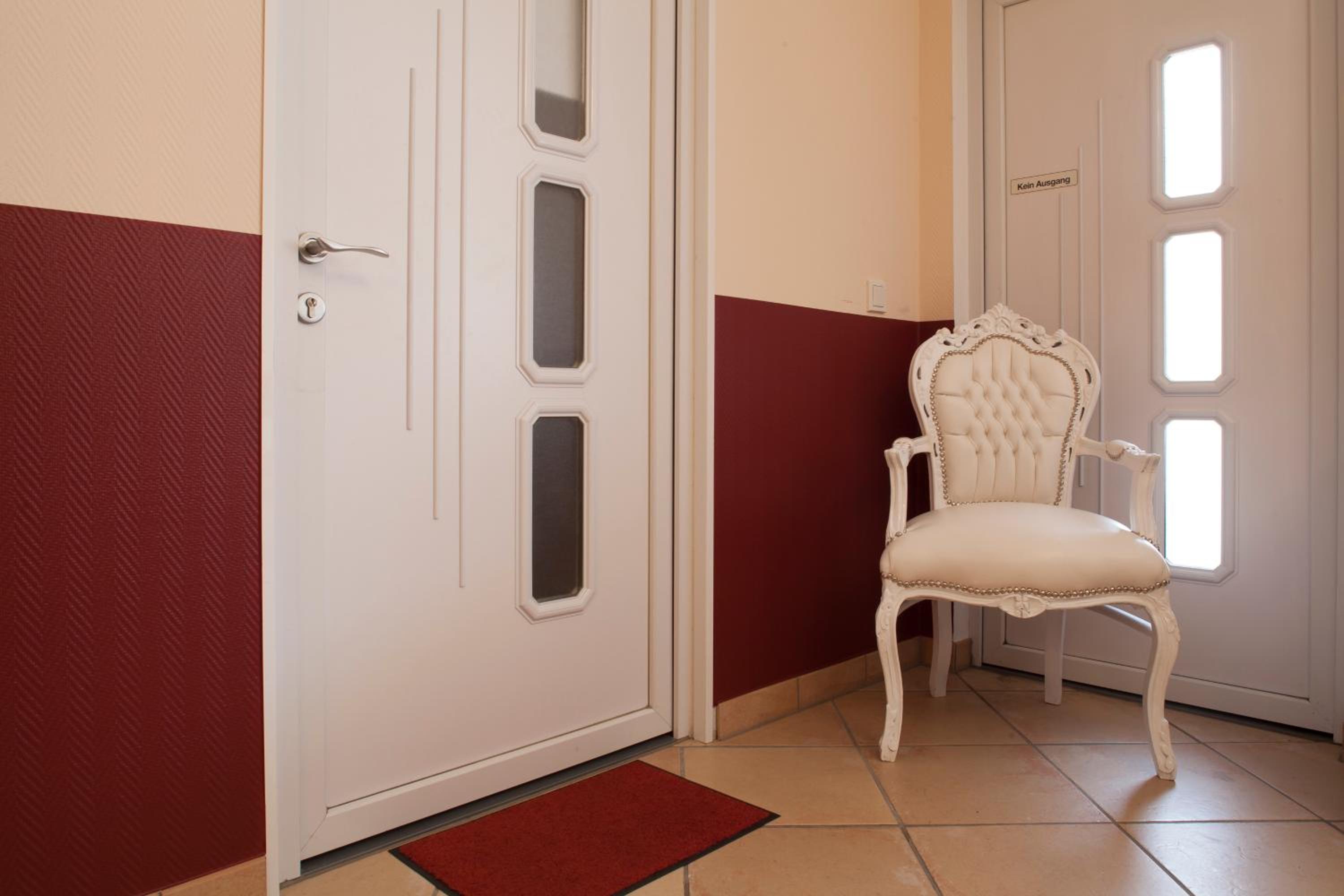 Double Room - Photo 7