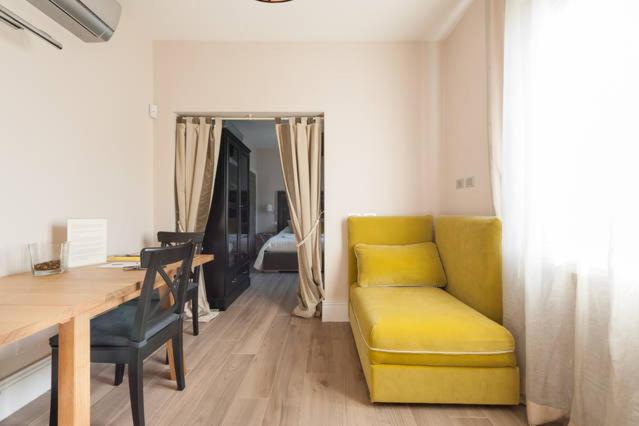 One-Bedroom House photo 3