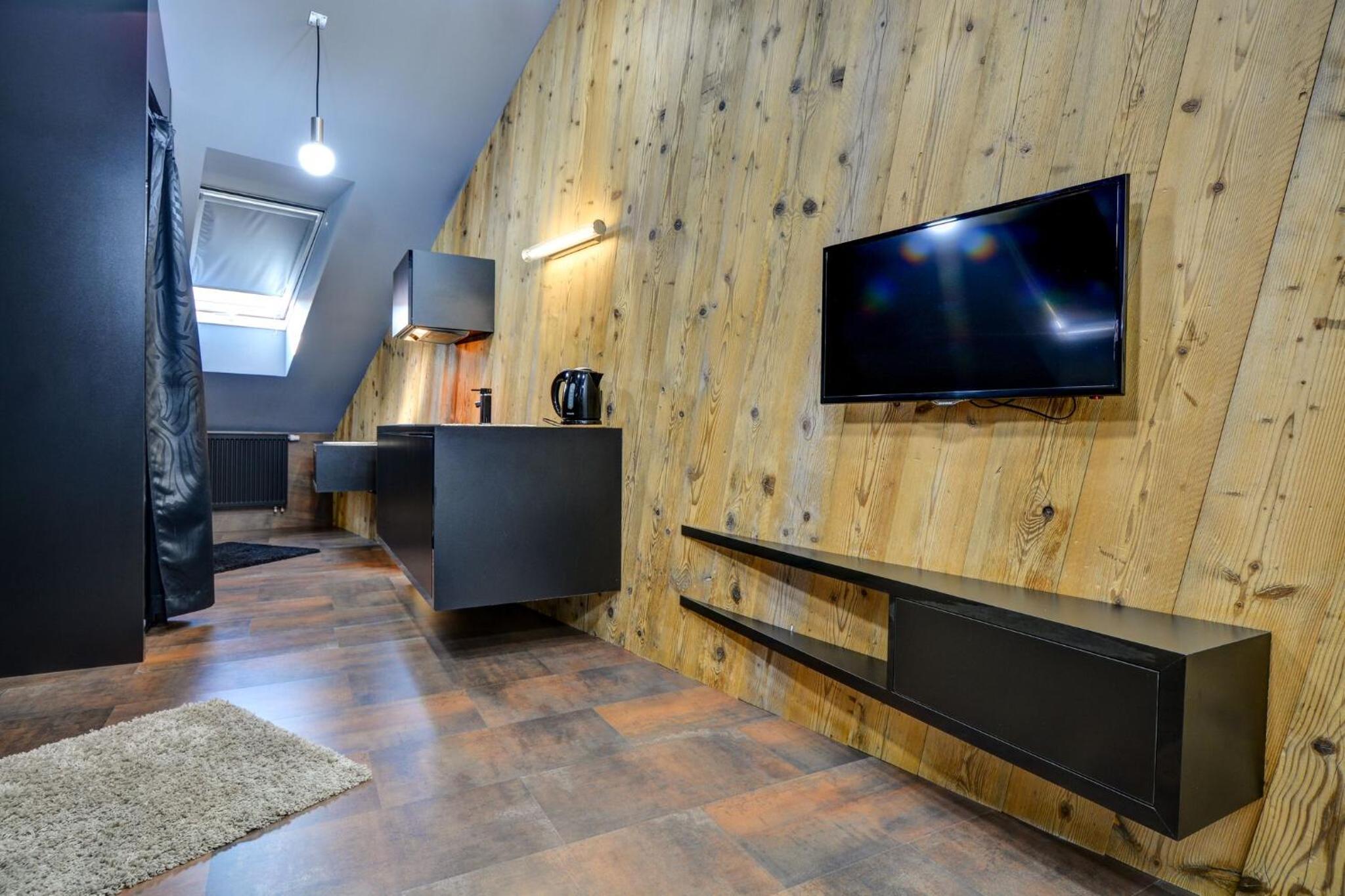 Studio Apartment - Photo 3