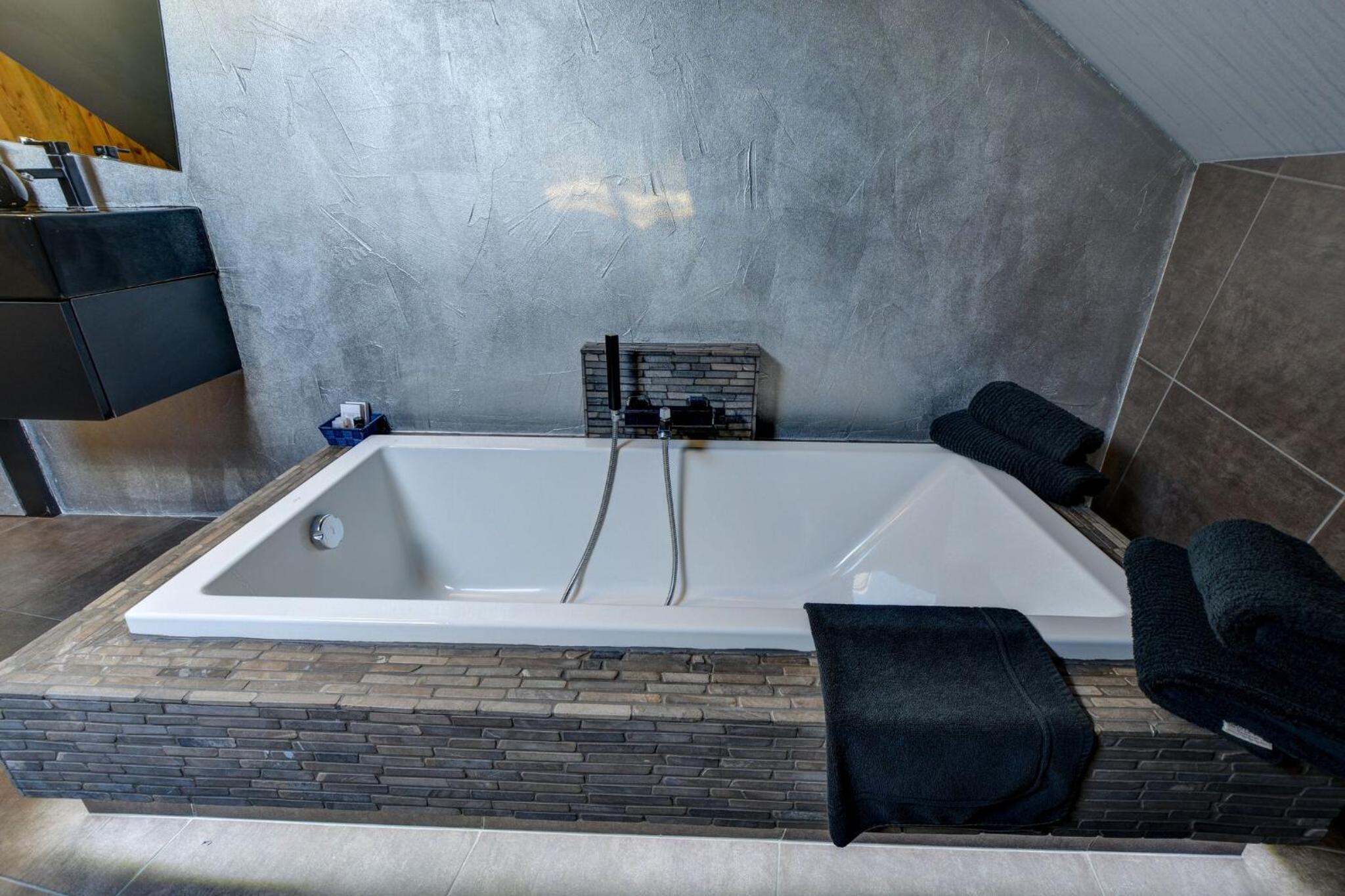 Studio Apartment - Photo 12