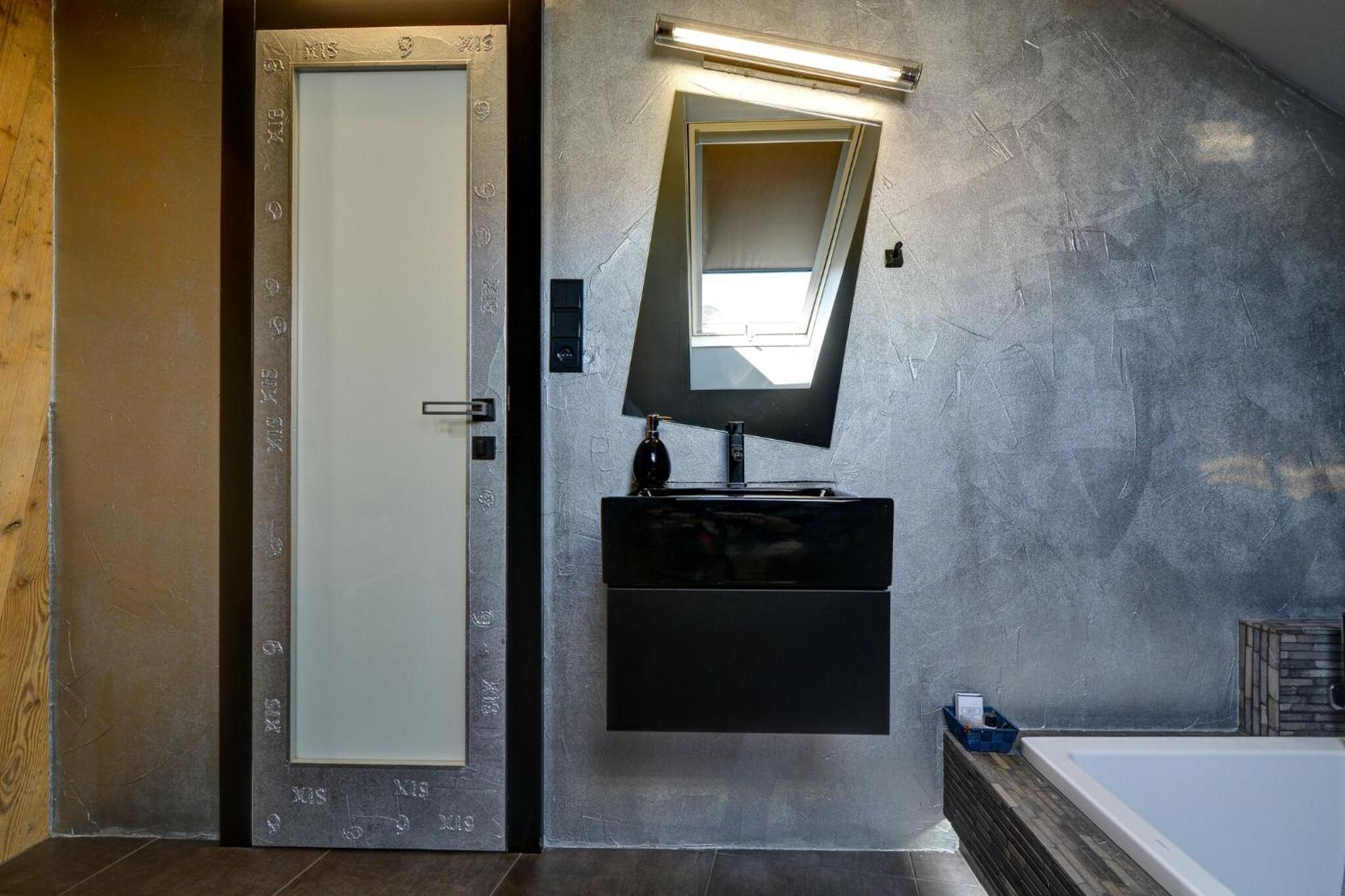 Studio Apartment - Photo 2