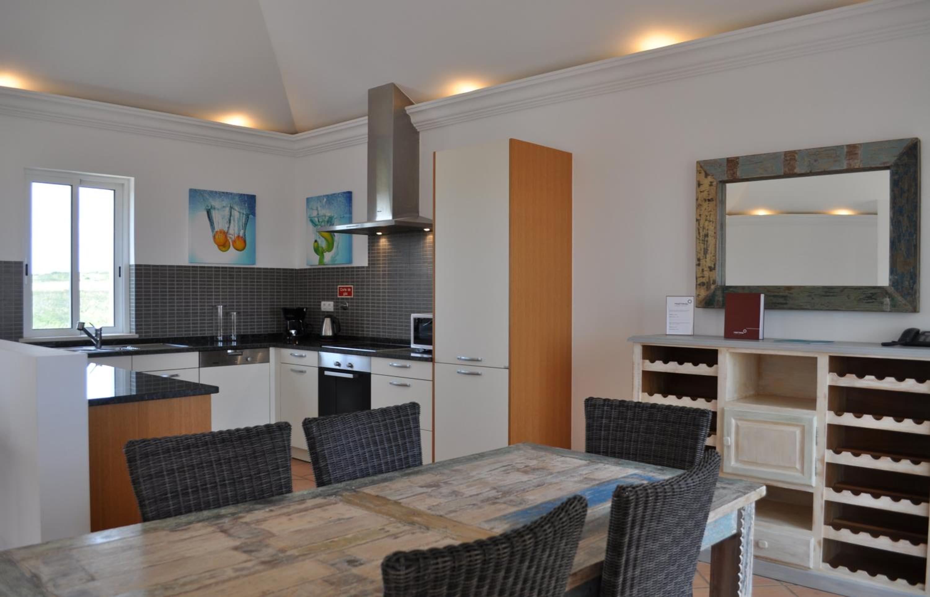 Two-Bedroom Villa - Photo 2