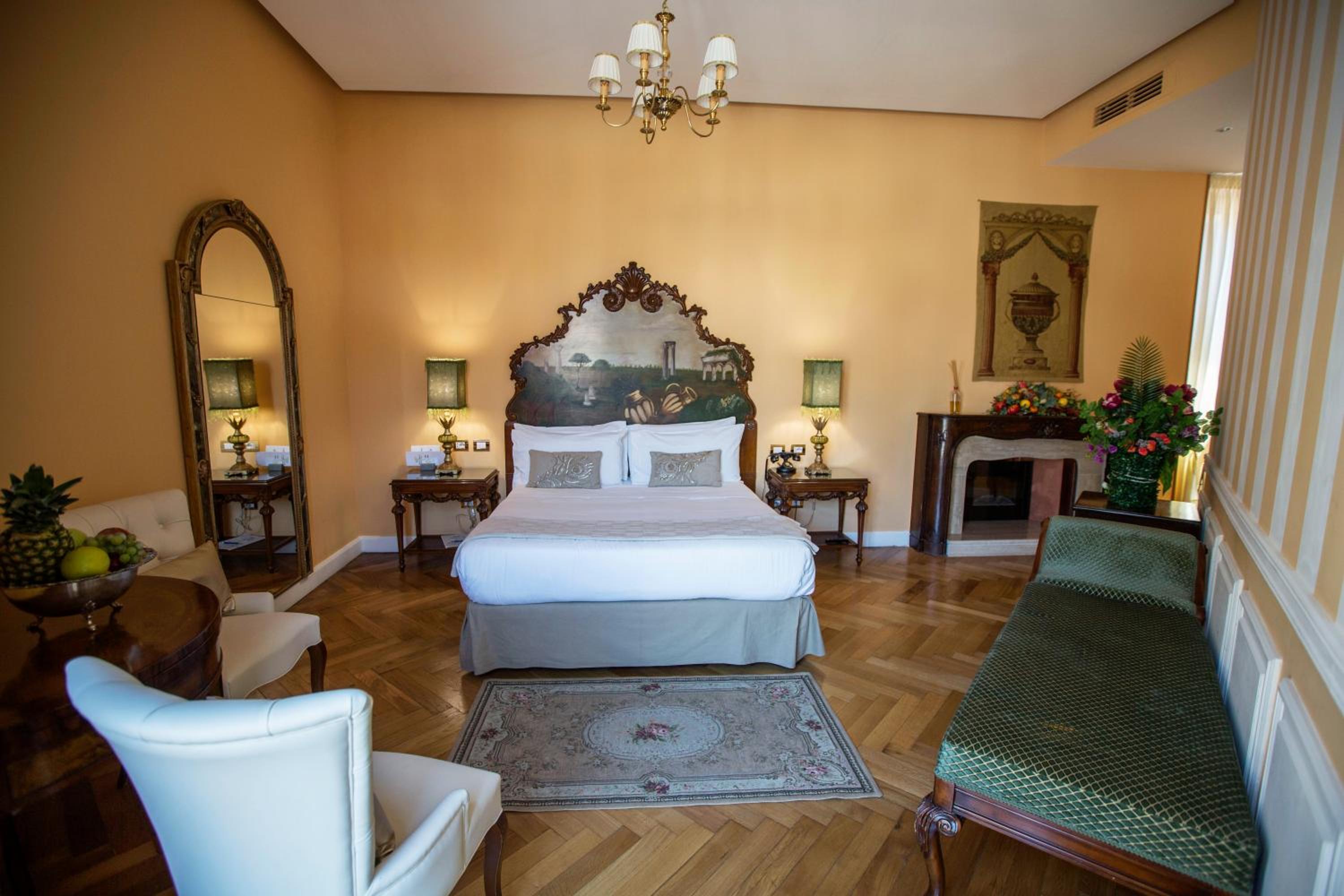 Suite photo 1