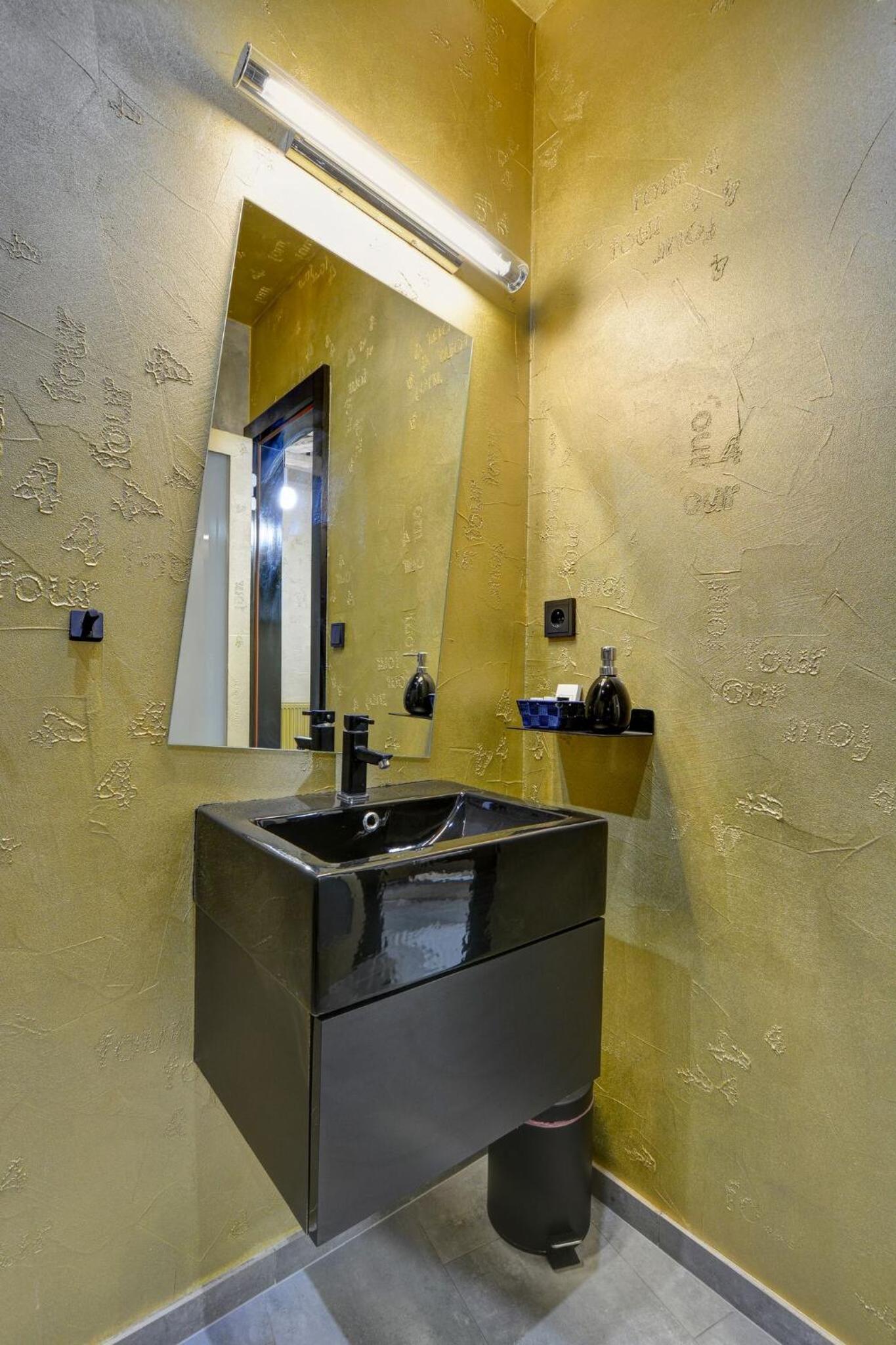 Standard Twin Room - Photo 4