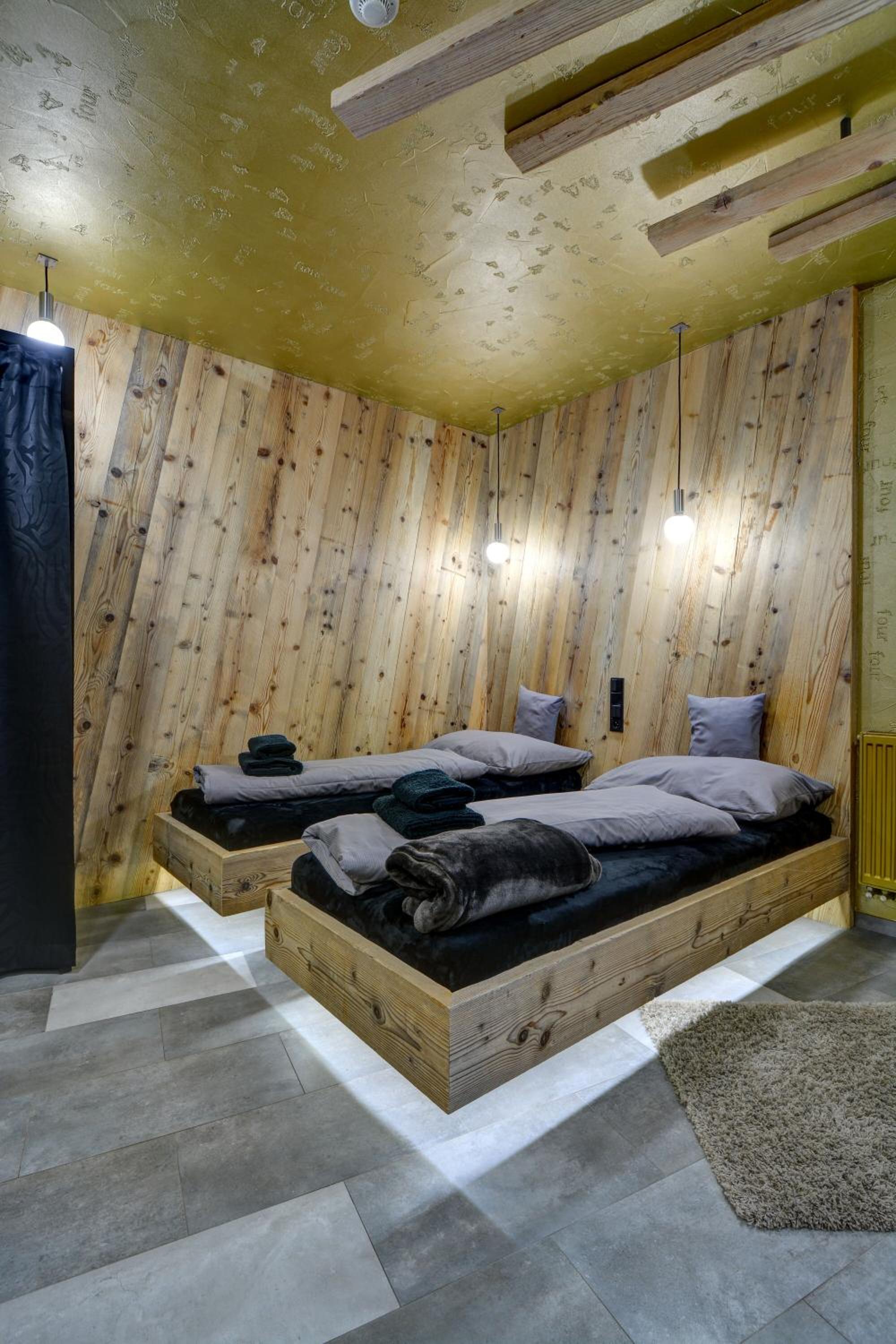 Standard Twin Room - Photo 1