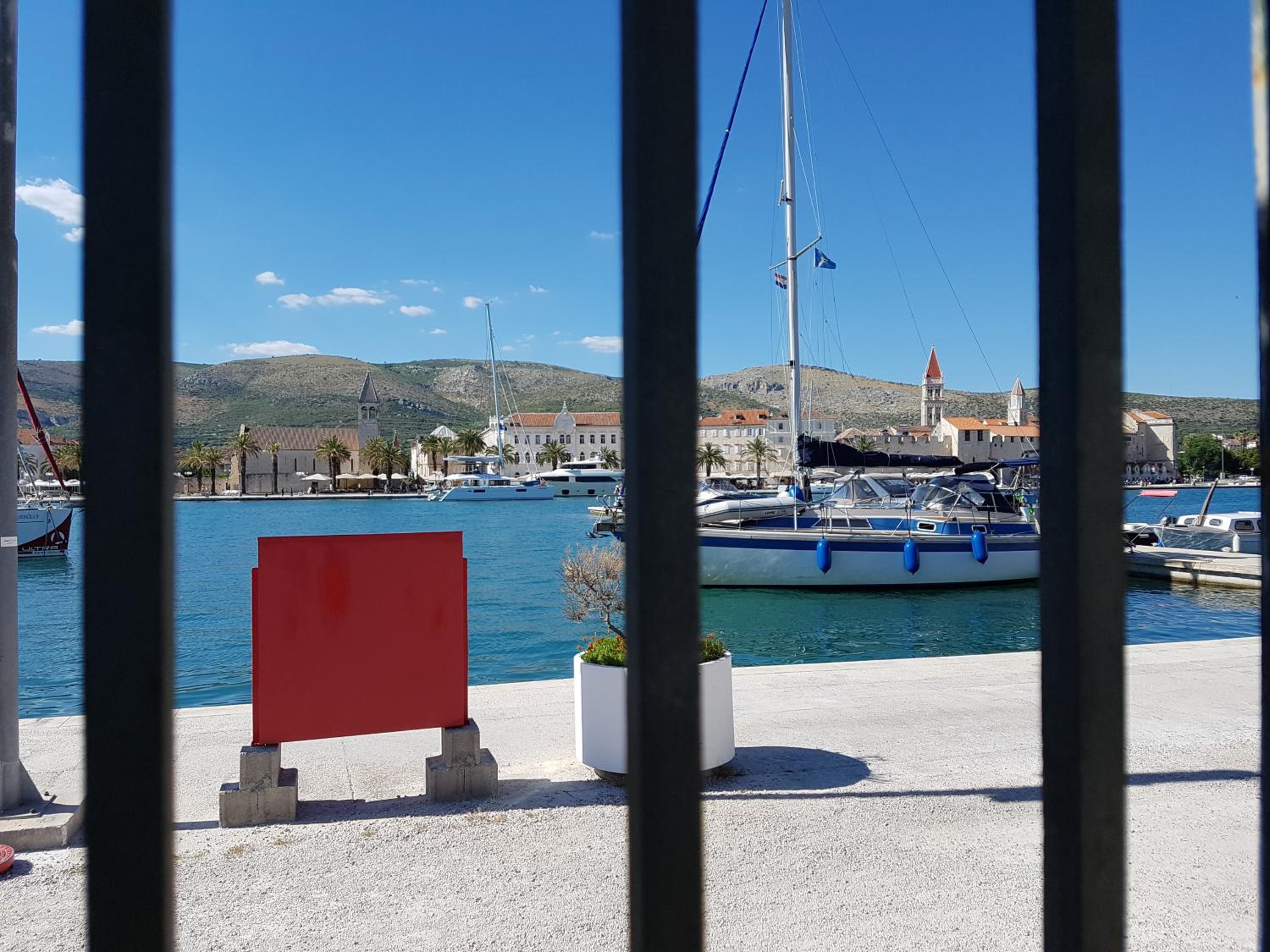 Double Room with Balcony and Sea View - Photo 9