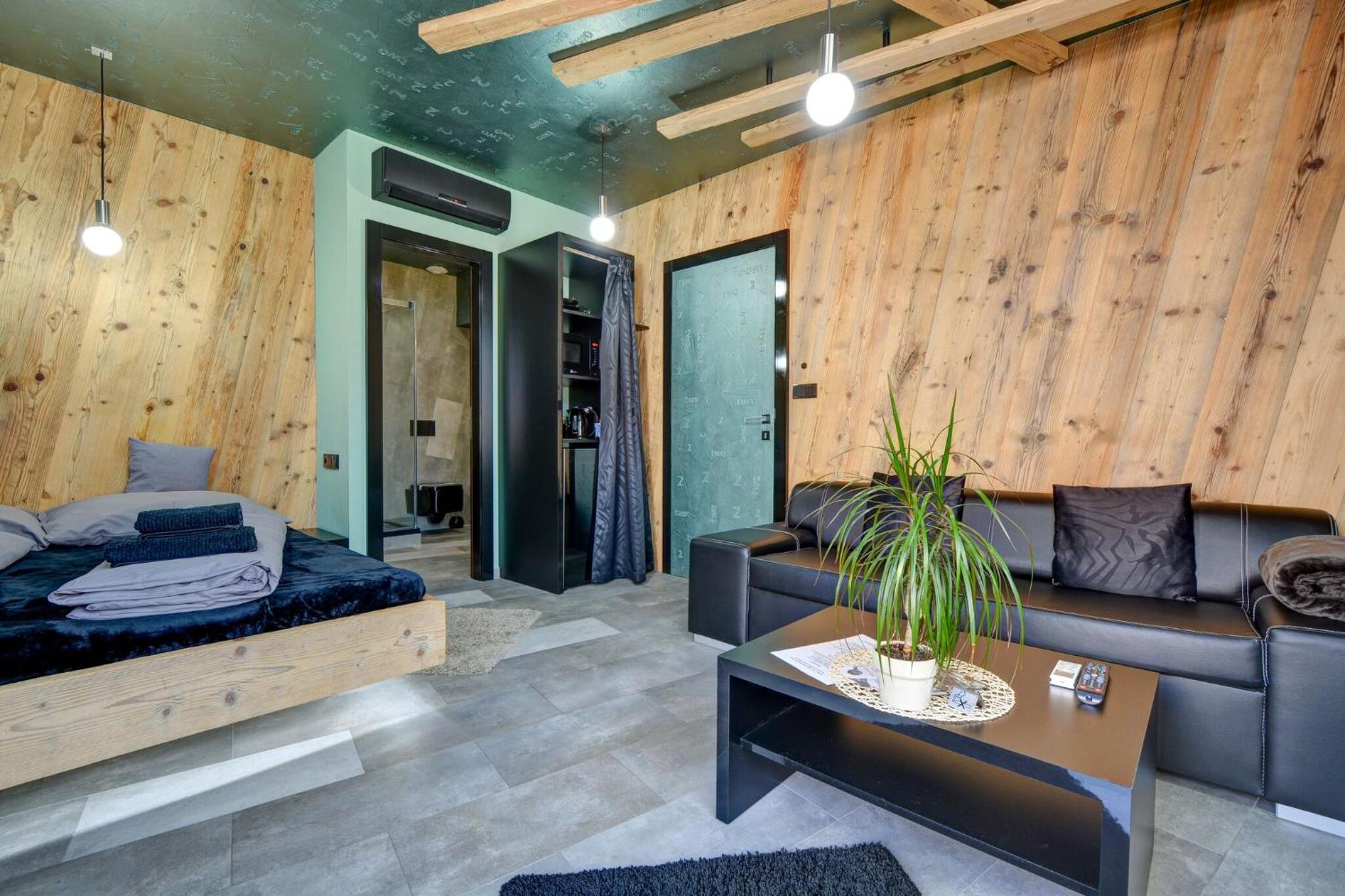 Double Room with Patio - Photo 6