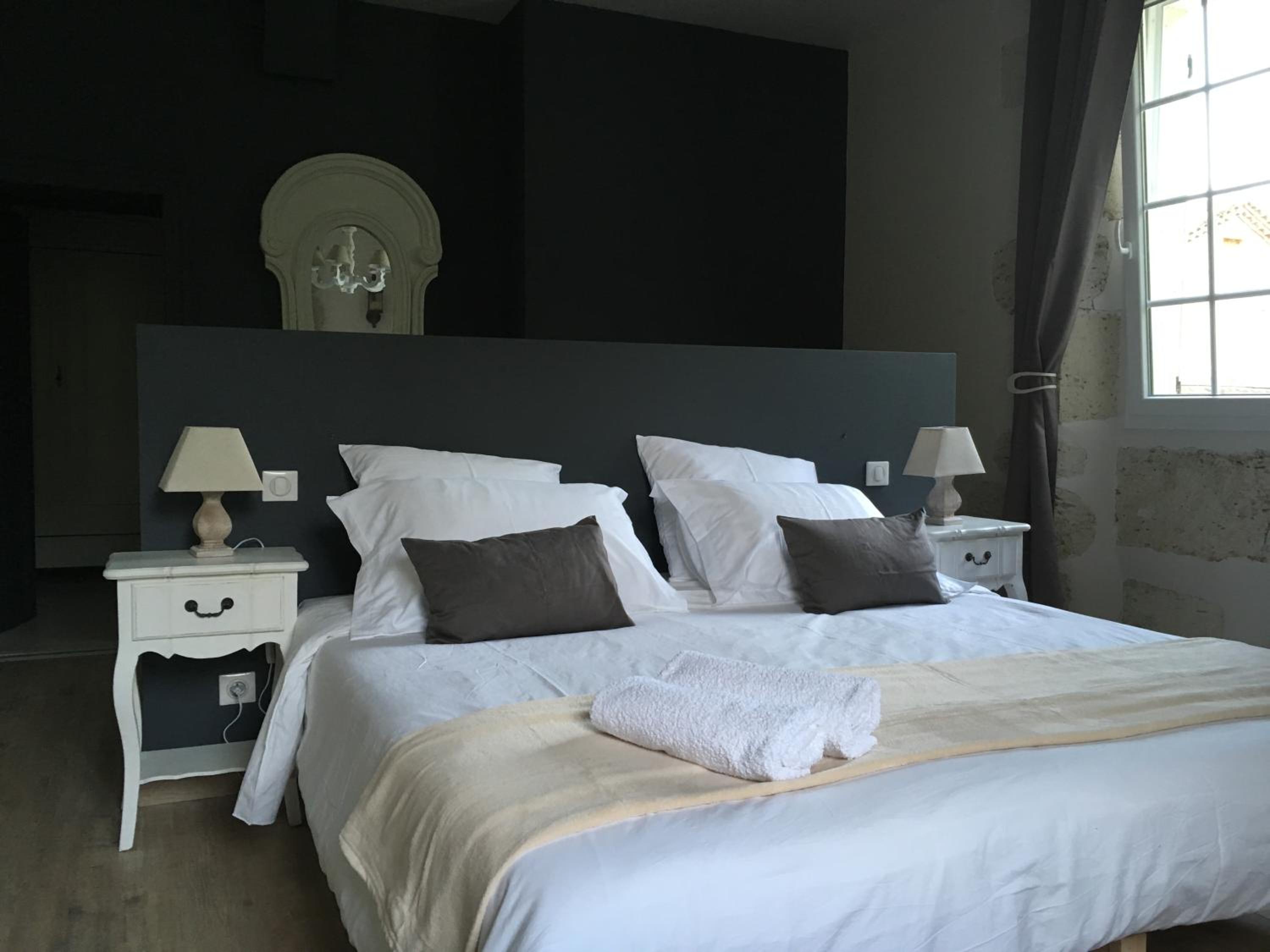 Standard King Room photo 1