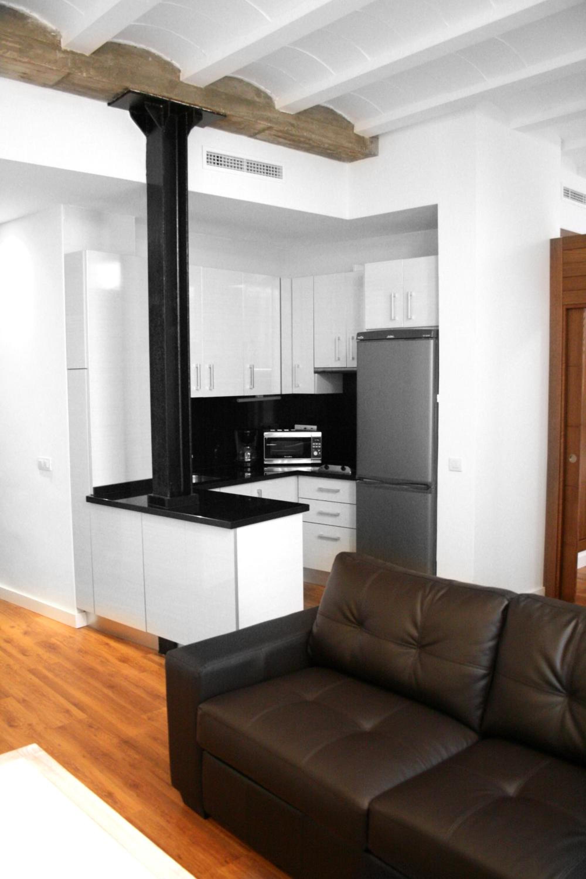 One-Bedroom Apartment photo 3