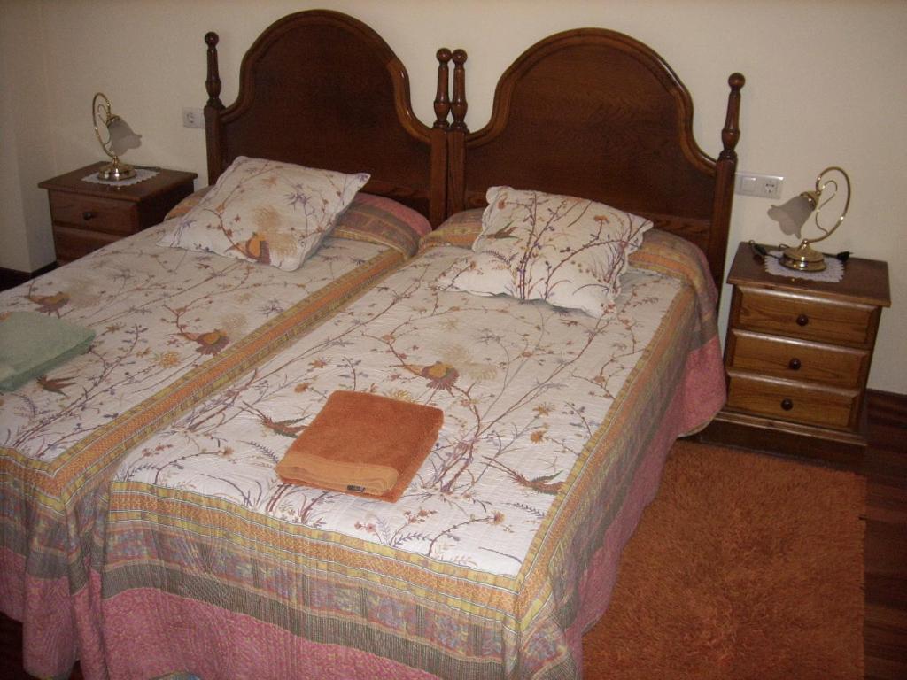 Twin Room with Private Bathroom - Photo 3