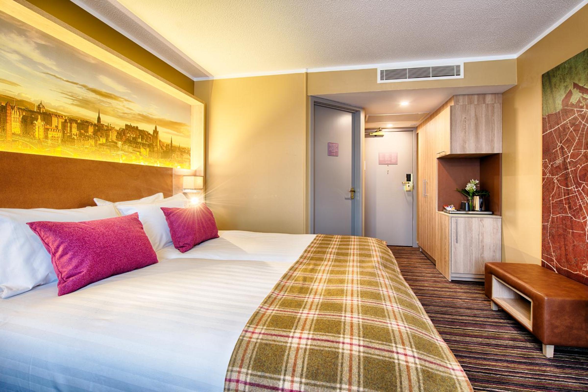 Executive Double with Sofa