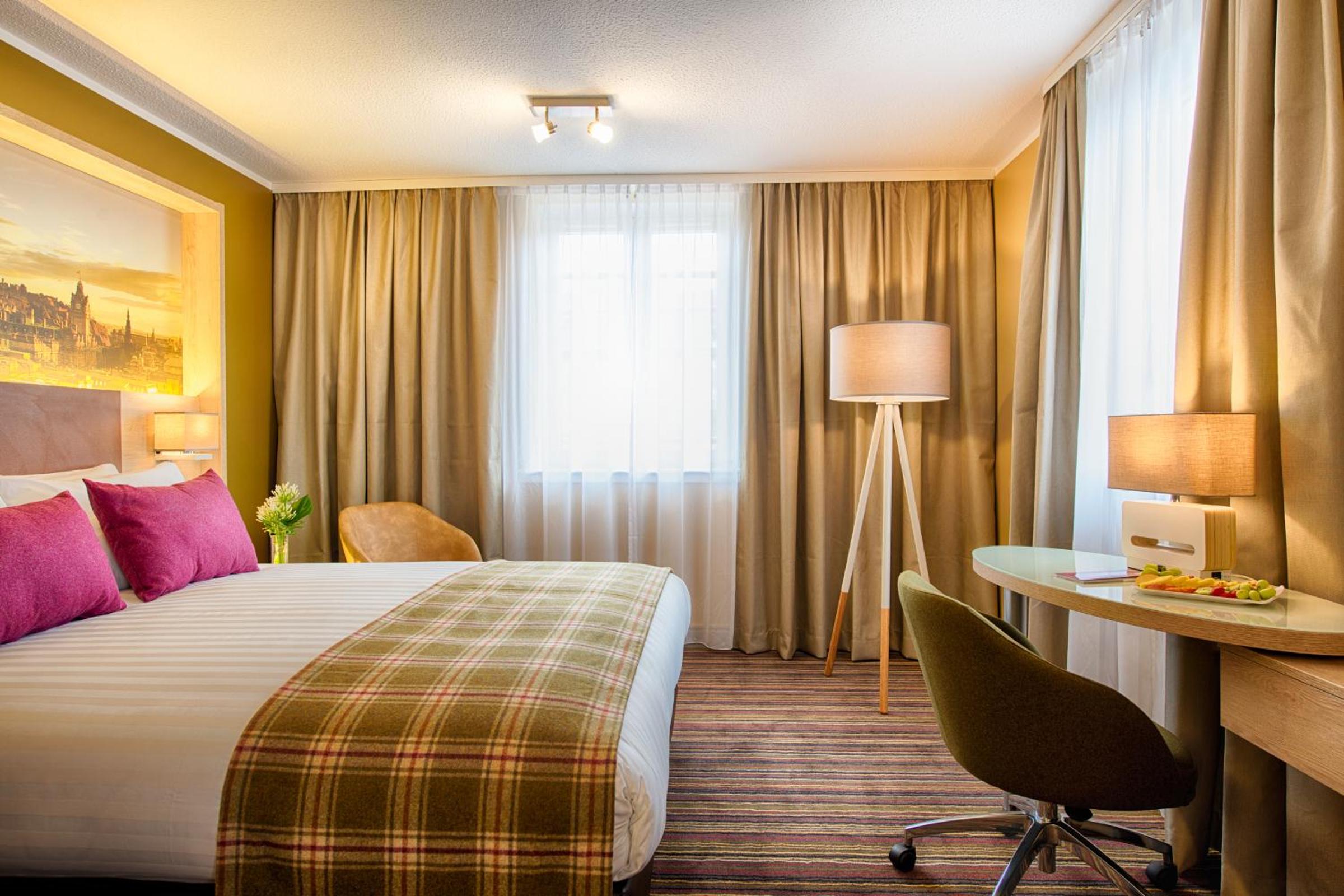 Standard King with Sofa