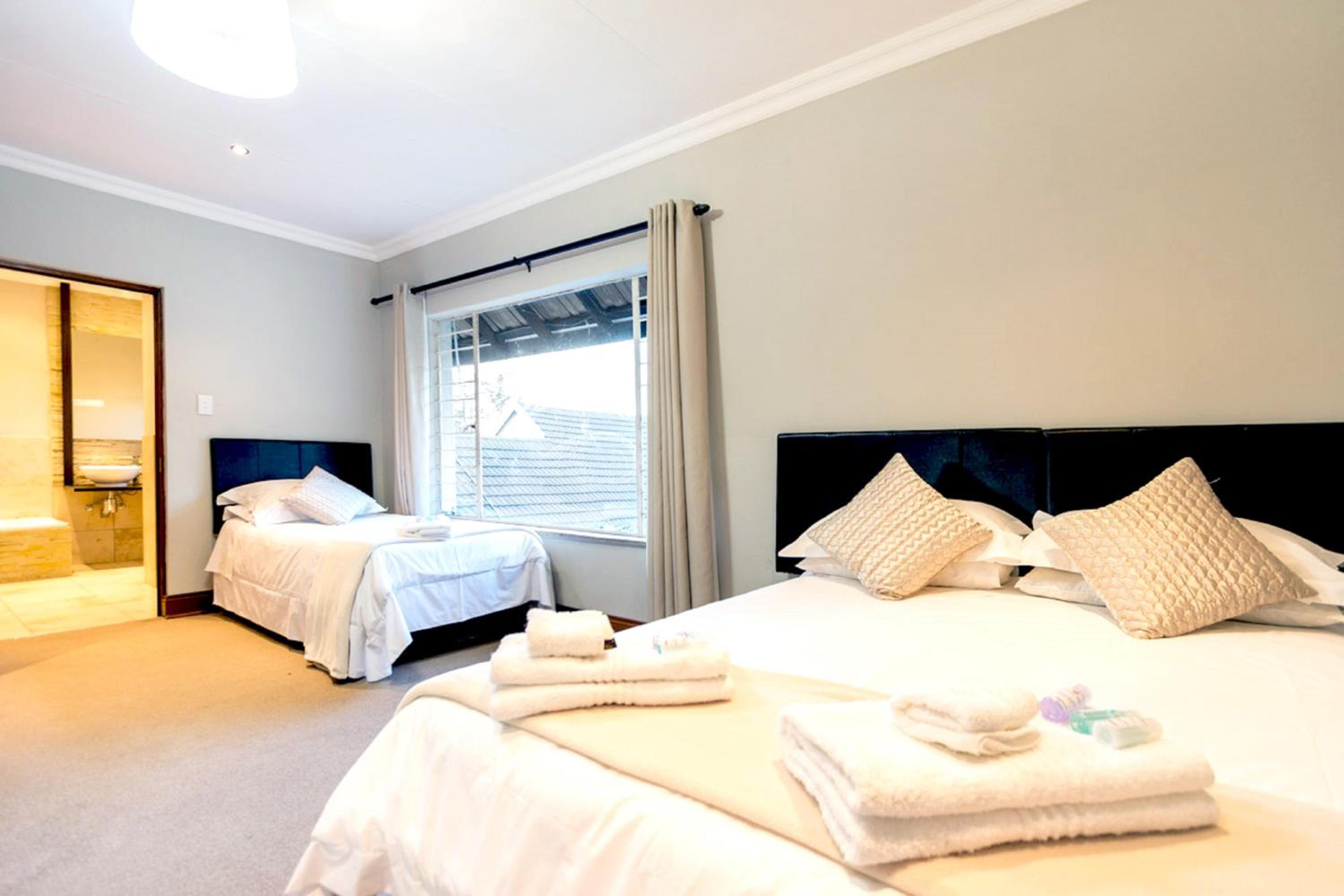 Family 4-bed Room photo 1