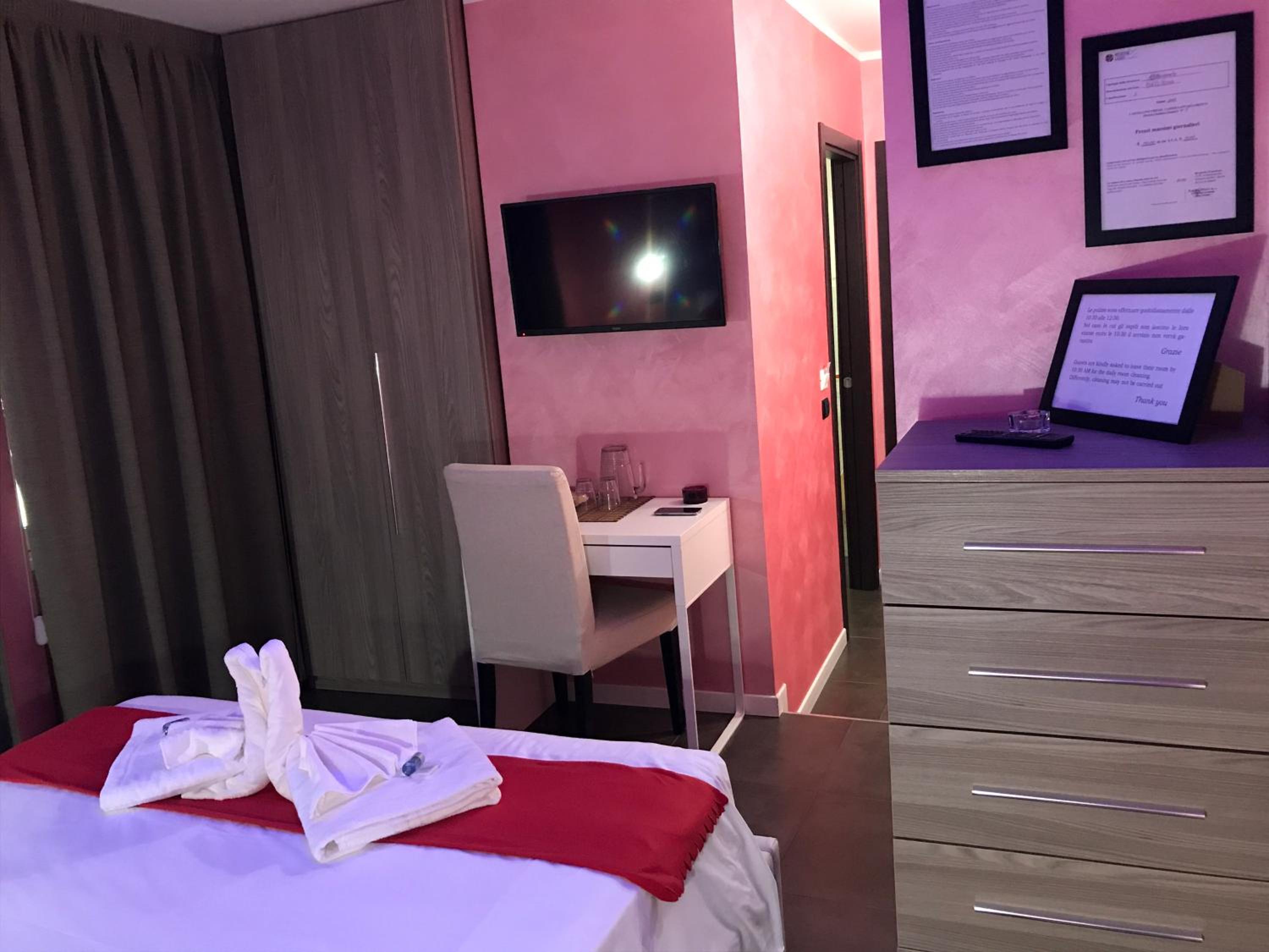Double Room with Private Bathroom photo 2