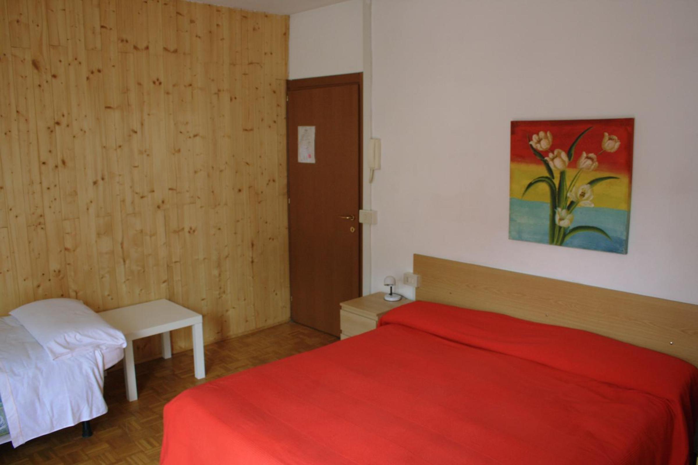 Standard Triple Room - Photo 2