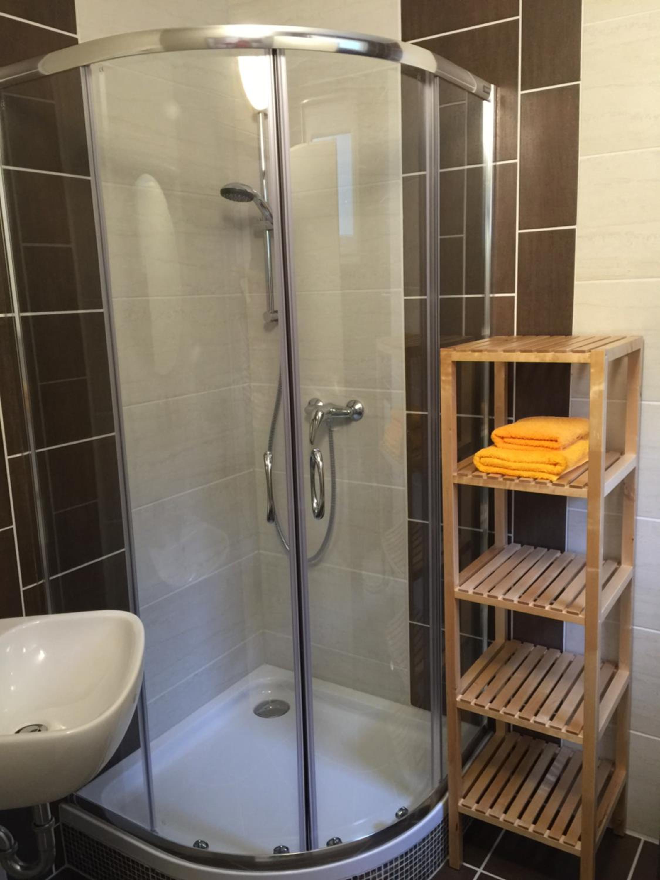 Double Room with Private Bathroom - Photo 1