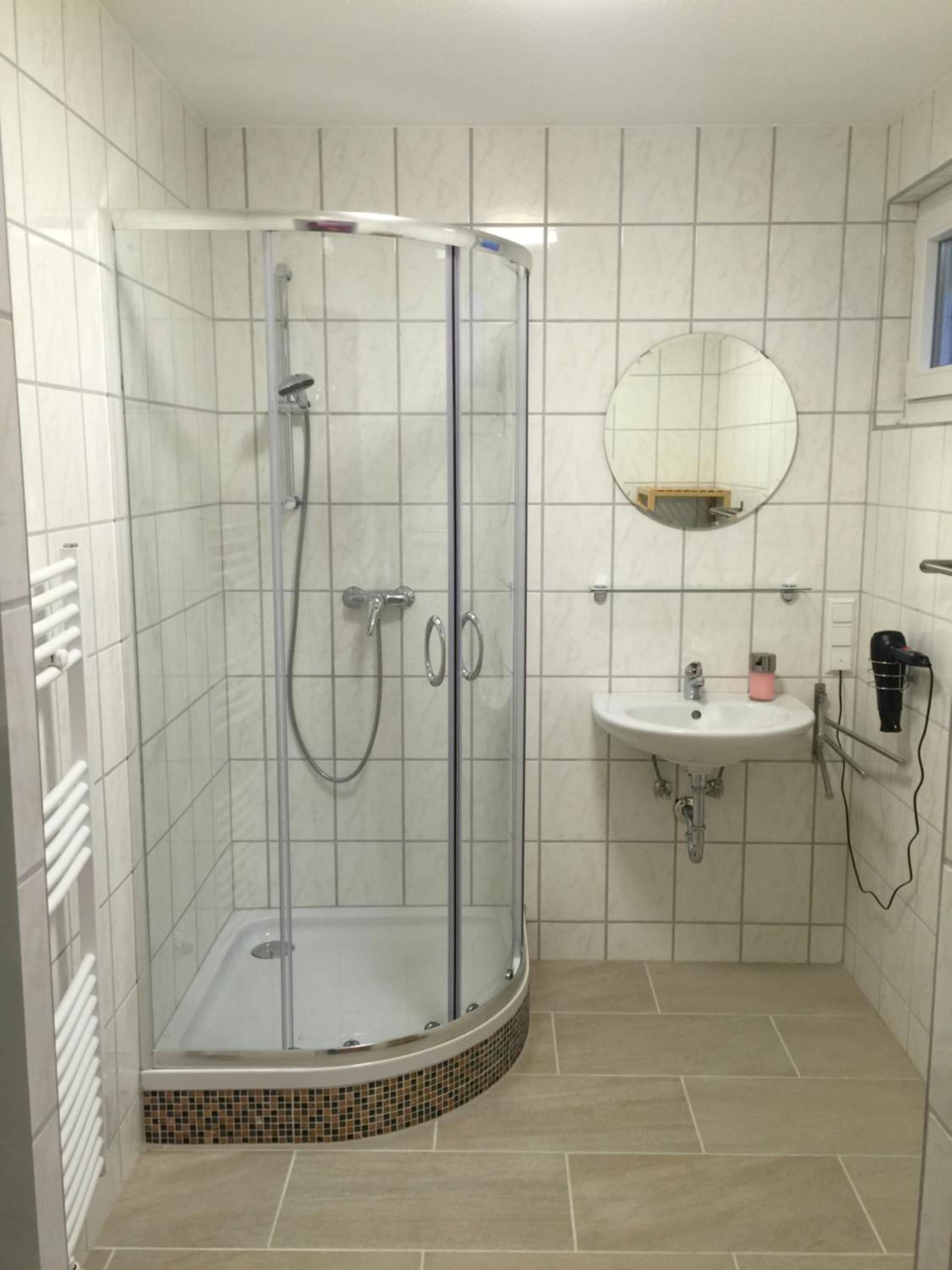 Double Room with Private Bathroom - Photo 5