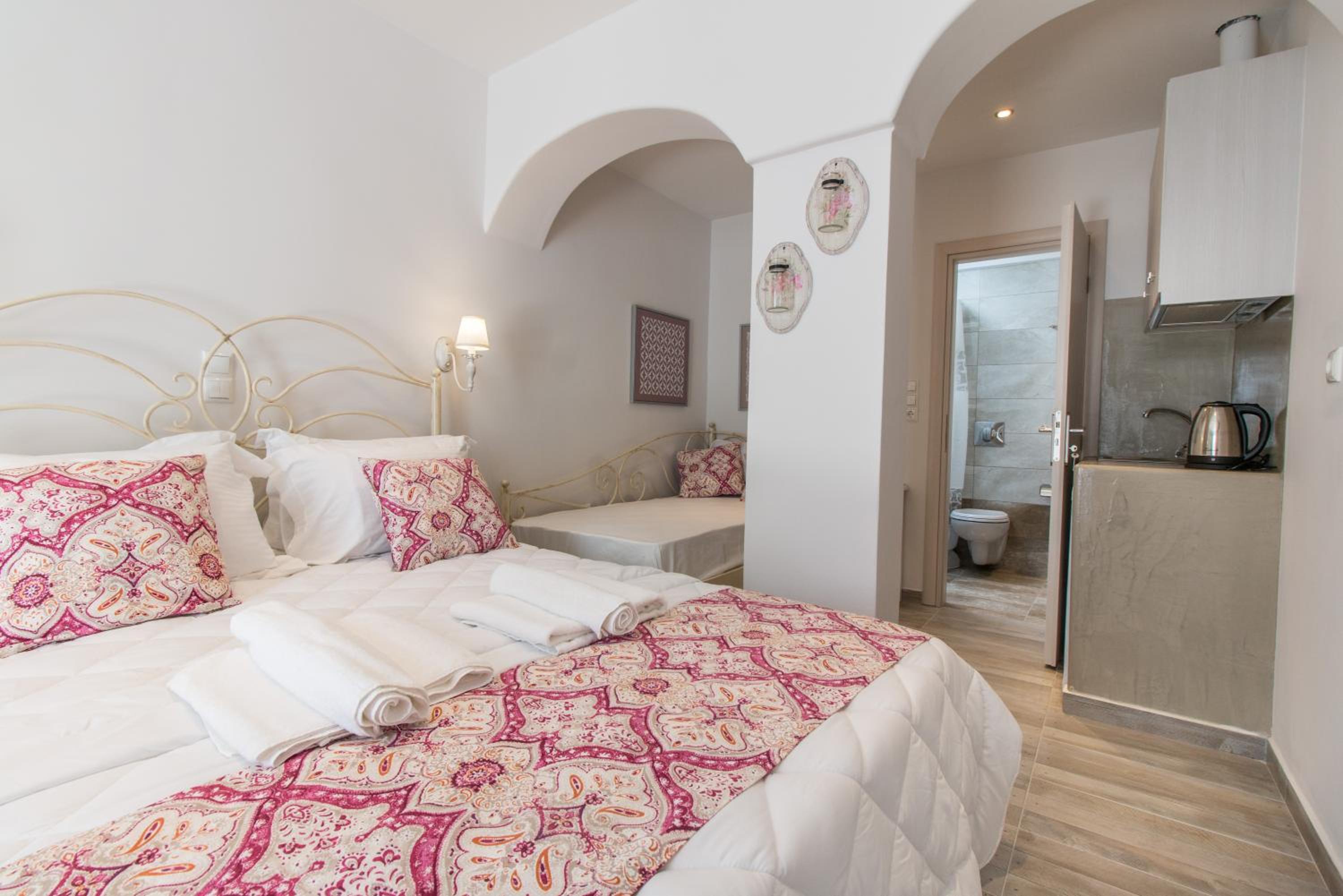 Triple Room with Garden View