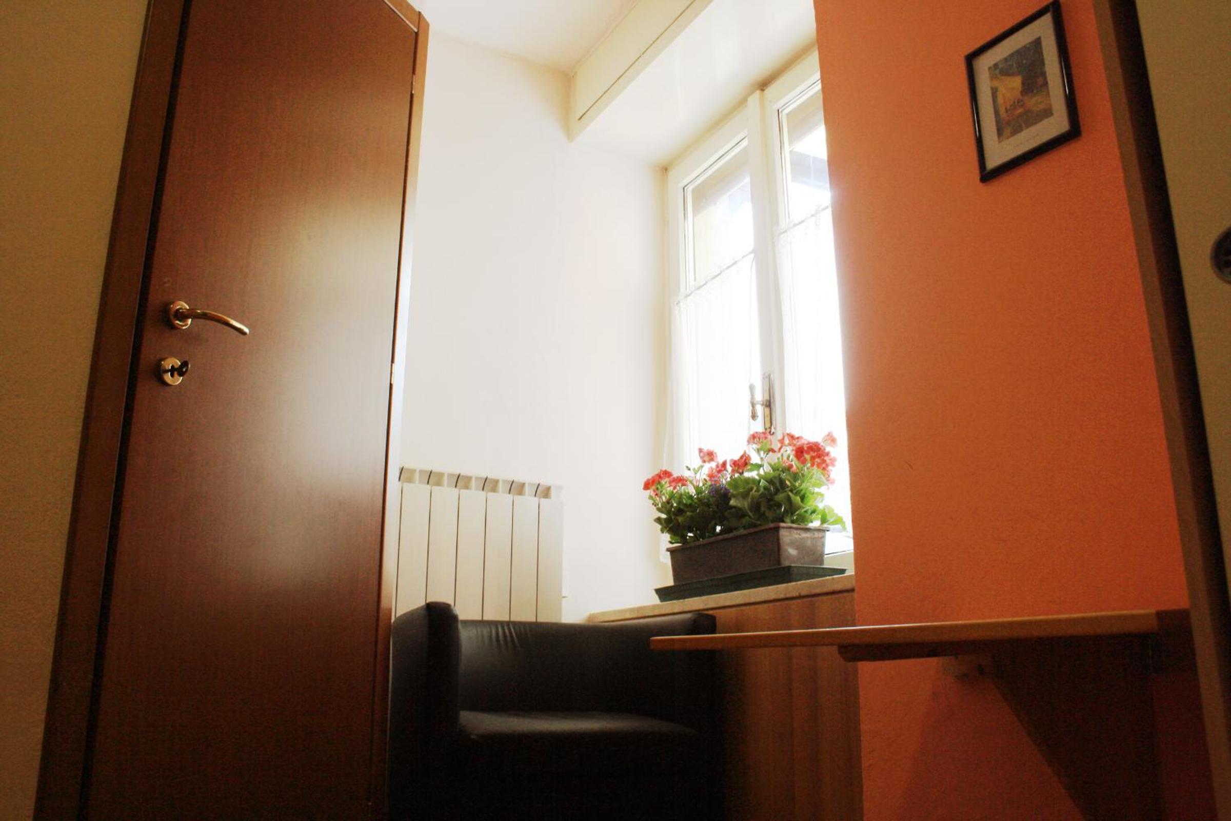 Standard Double Room - Photo 4