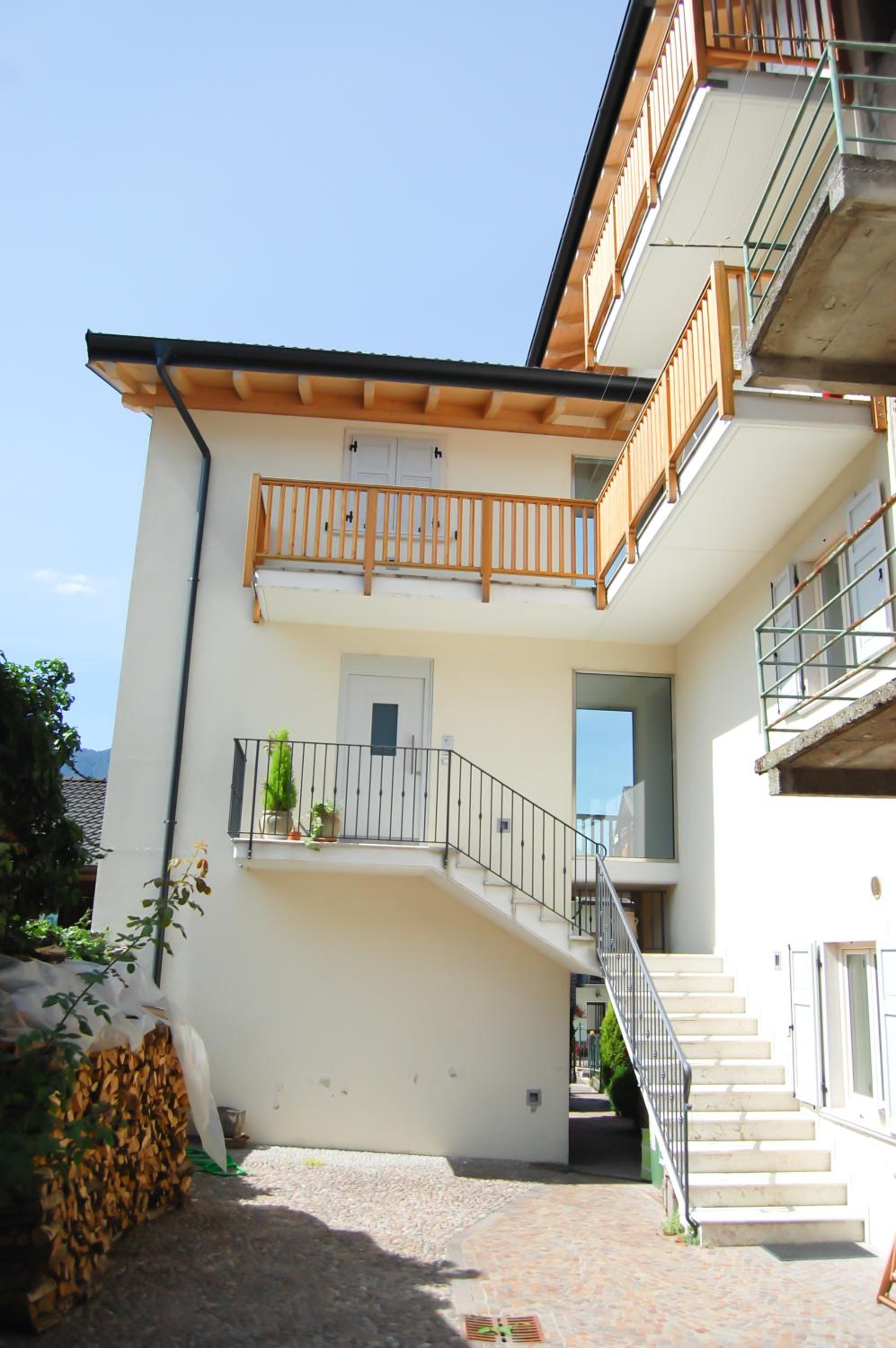 Apartment - Split Level photo 2