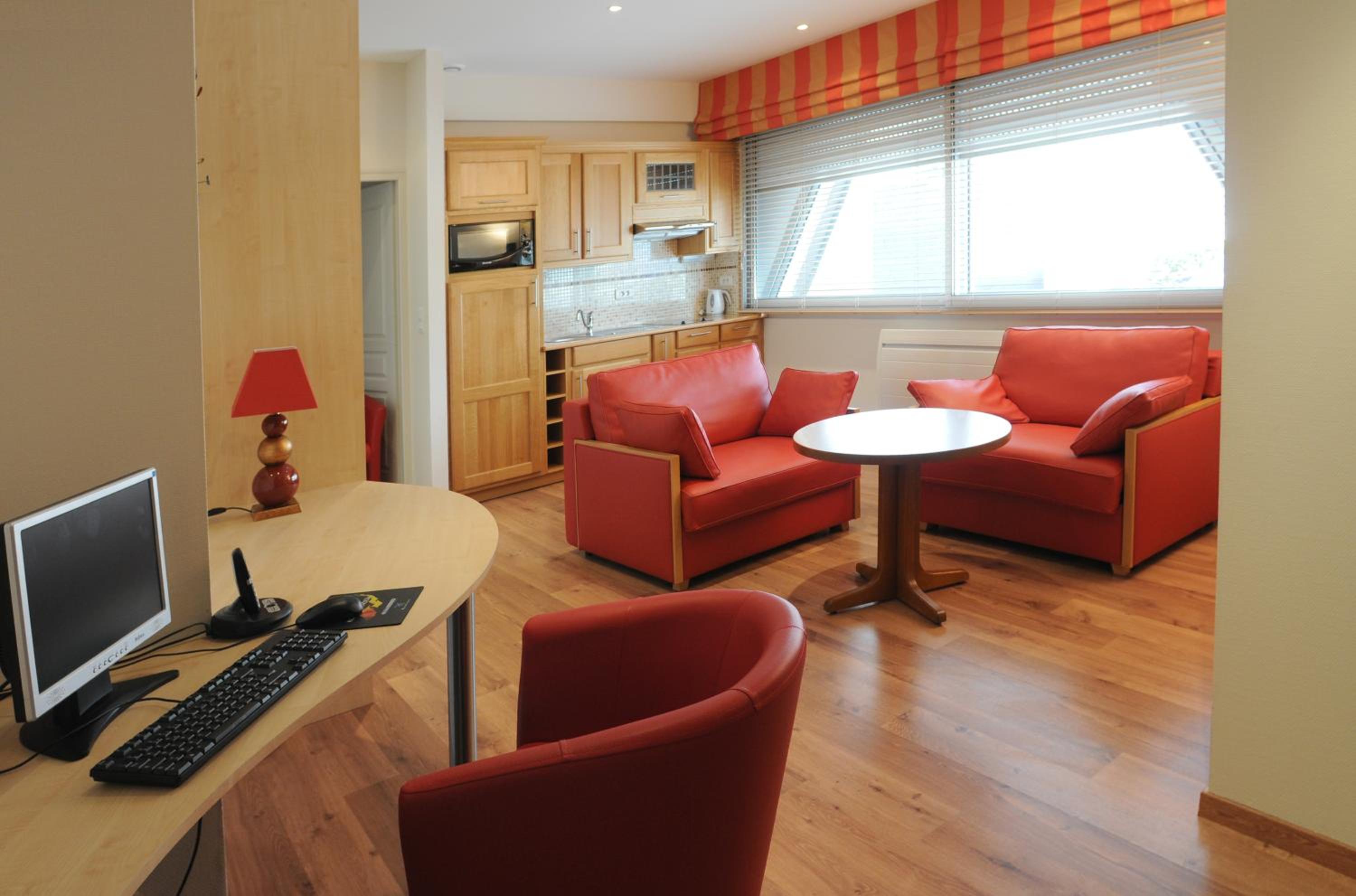 Apartment photo 2