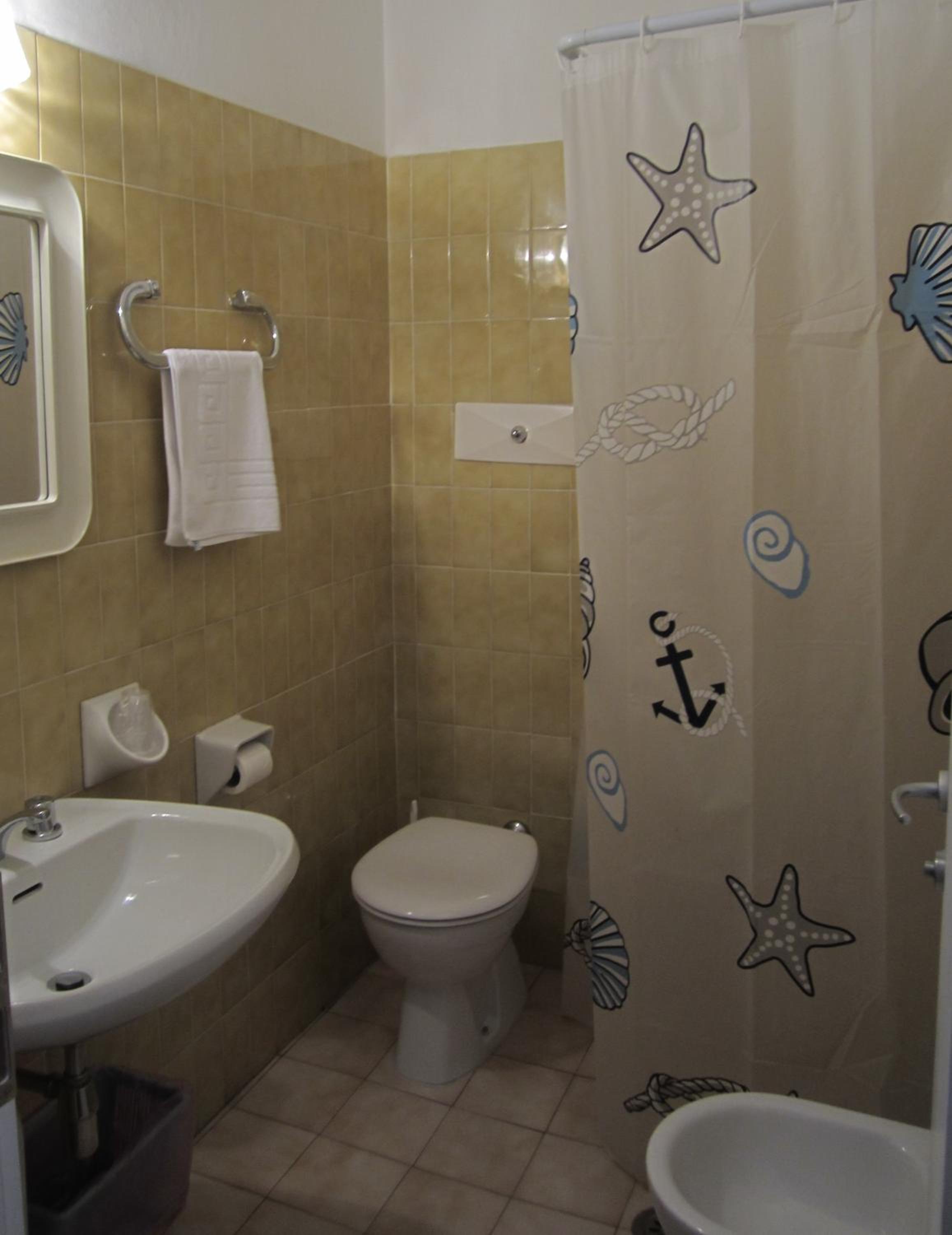 Standard Twin Room photo 3