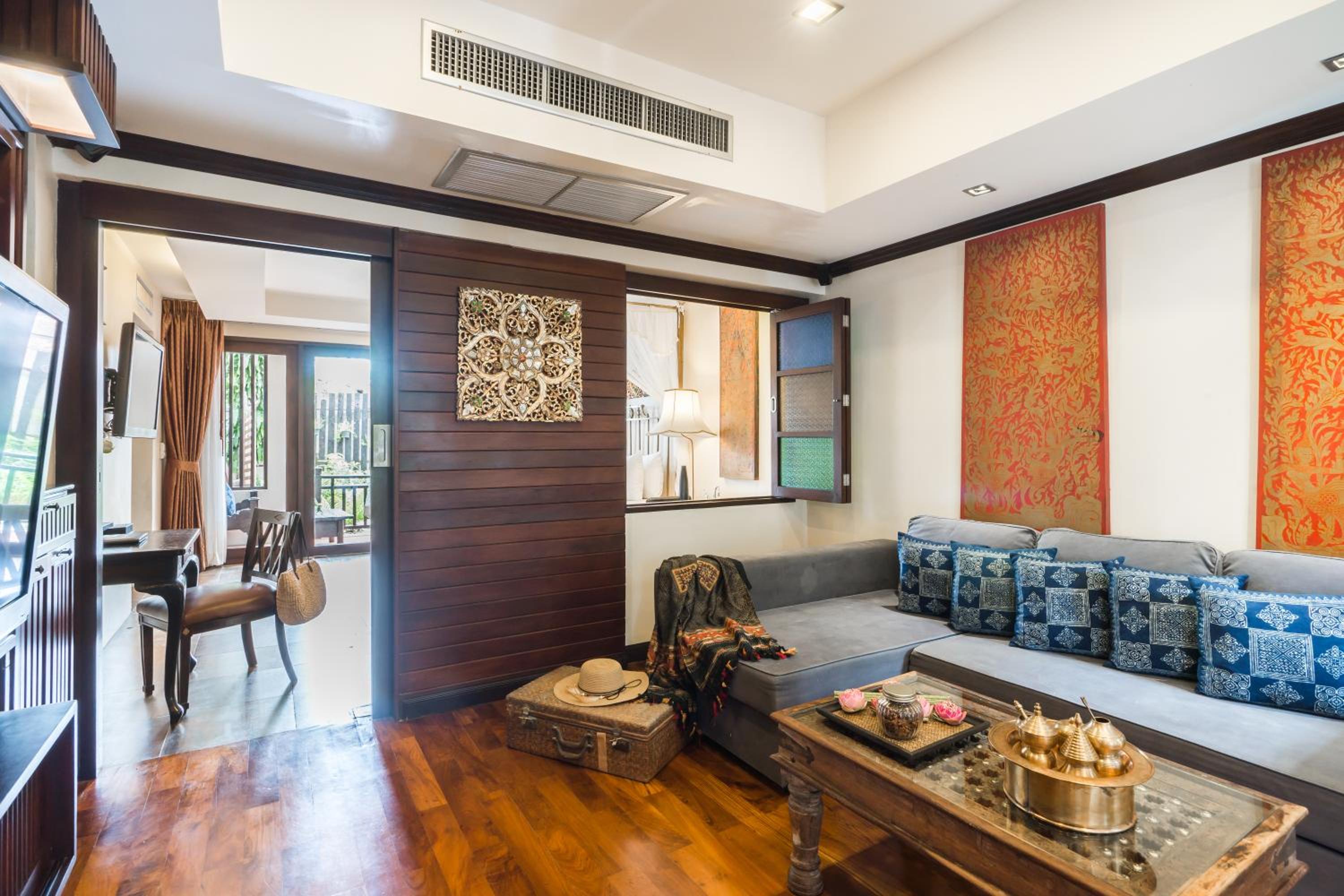 Two-Bedroom Suite with One-Way Airport Transfer - Photo 4
