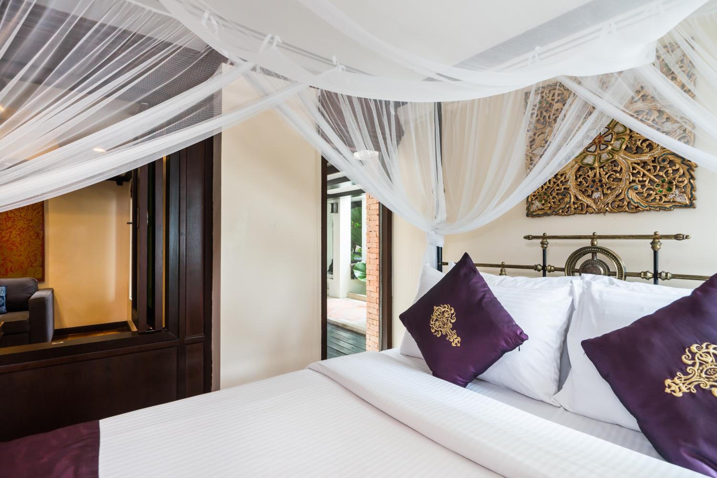 Two-Bedroom Suite with One-Way Airport Transfer - Photo 7