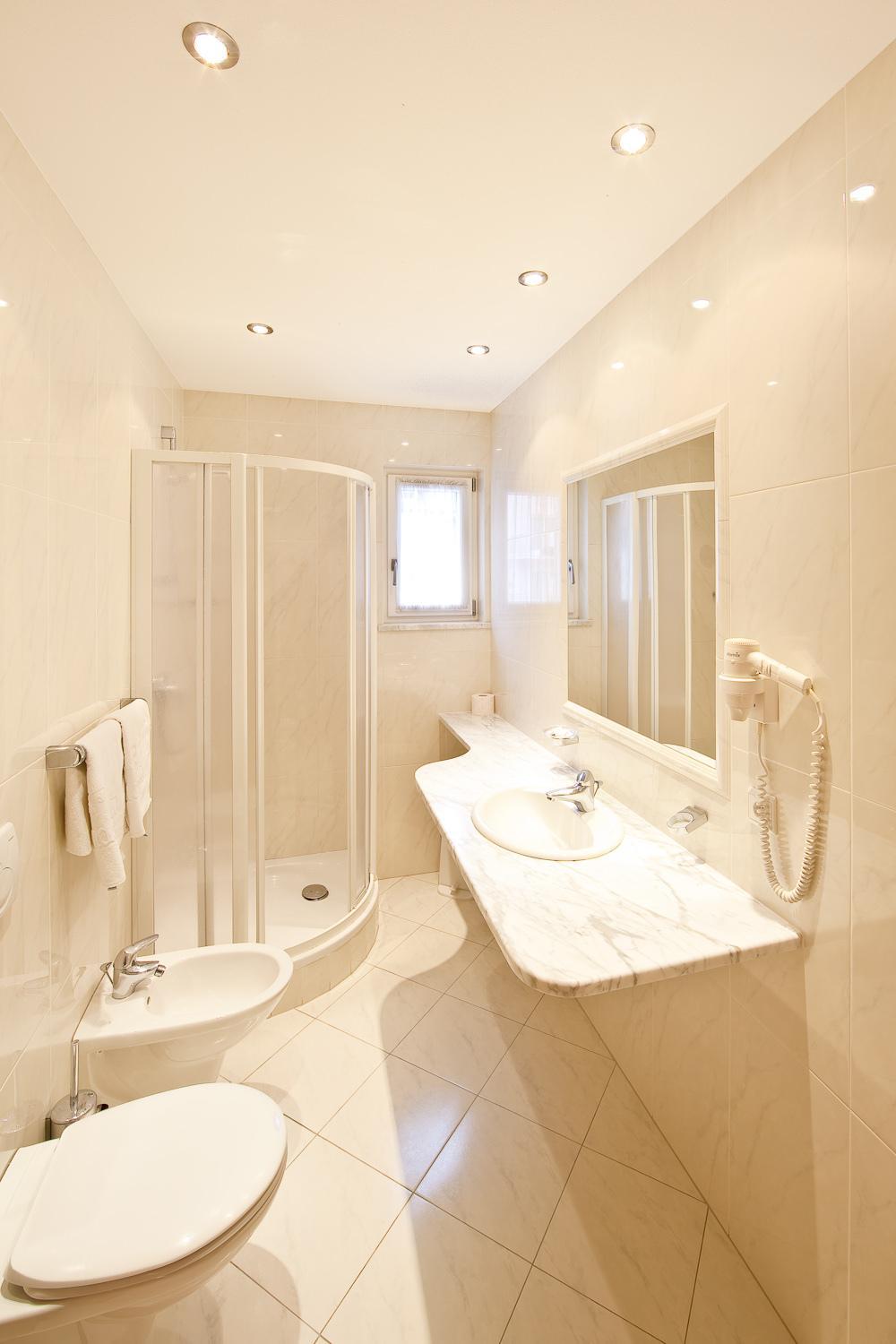 Quadruple Room - Photo 3