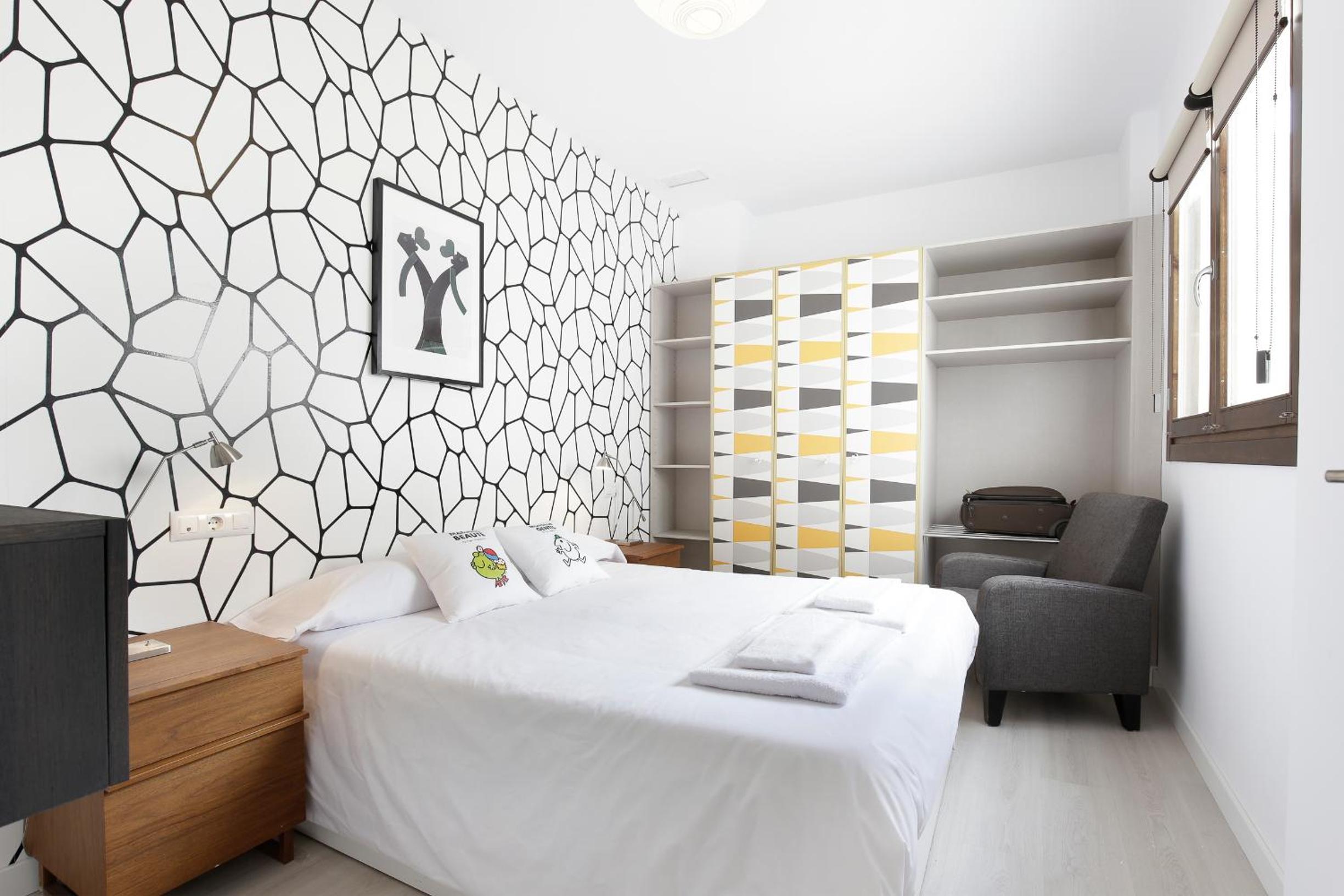 One-Bedroom Apartment - Photo 7