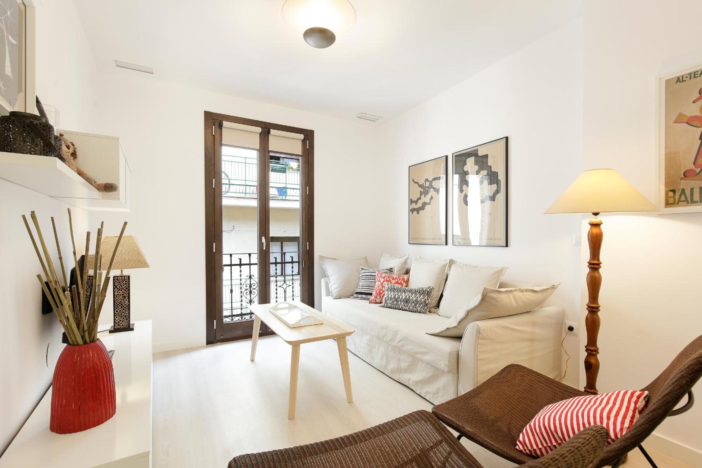 One-Bedroom Apartment - Photo 3