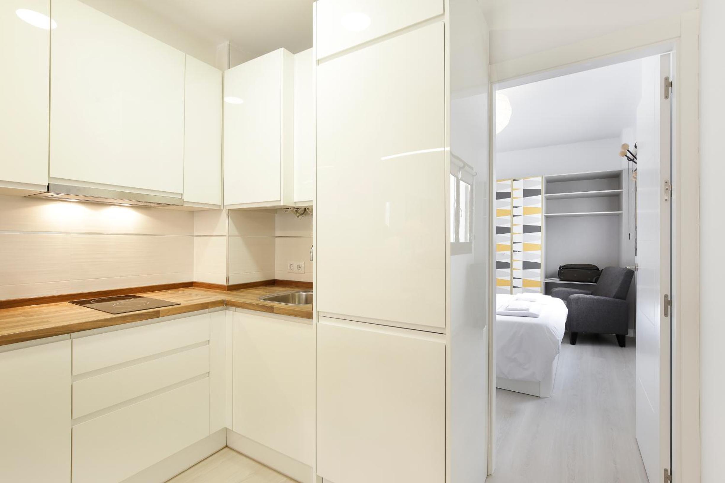 One-Bedroom Apartment - Photo 6