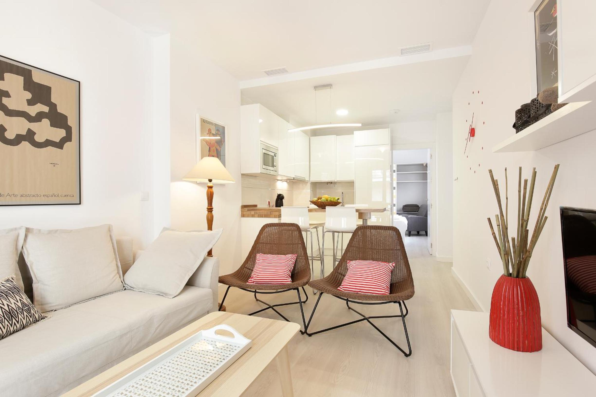 One-Bedroom Apartment - Photo 1