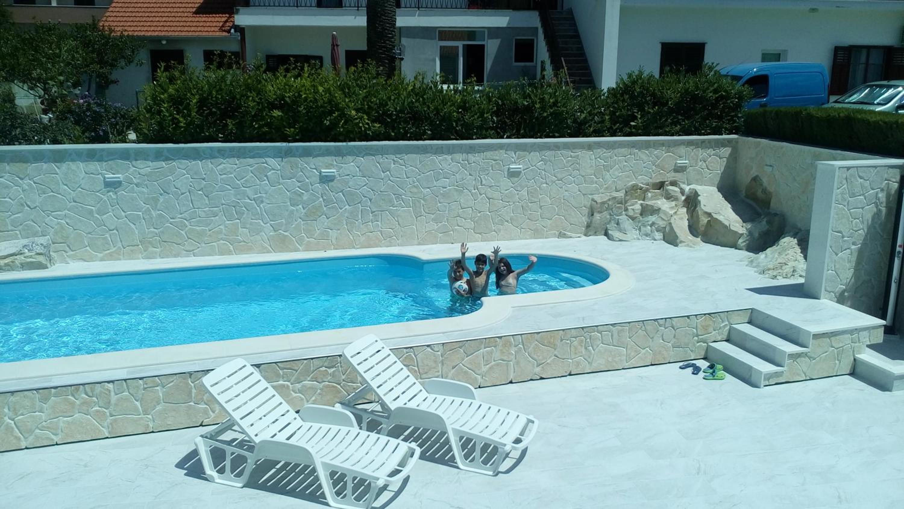 Luxury Two-Bedroom Apartment with Terrace and Sea View